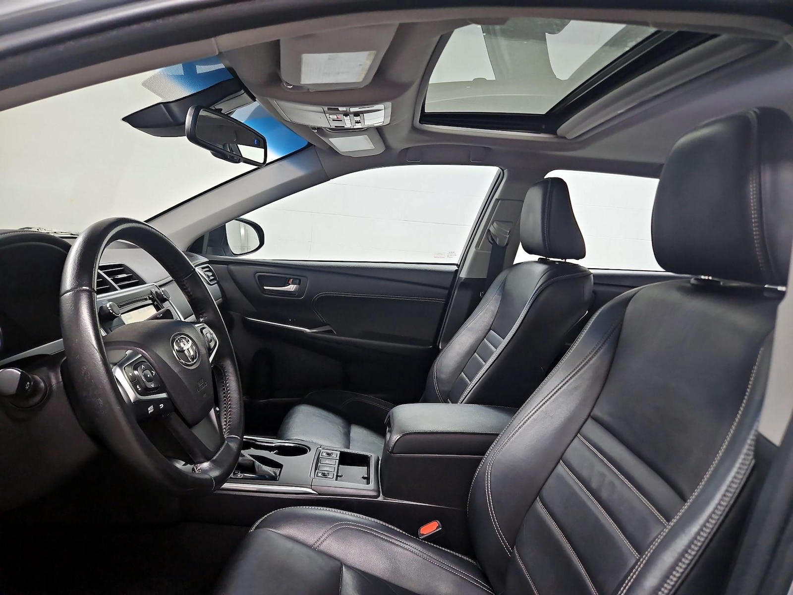 2015 Toyota Camry XLE Hybrid - Photo 21