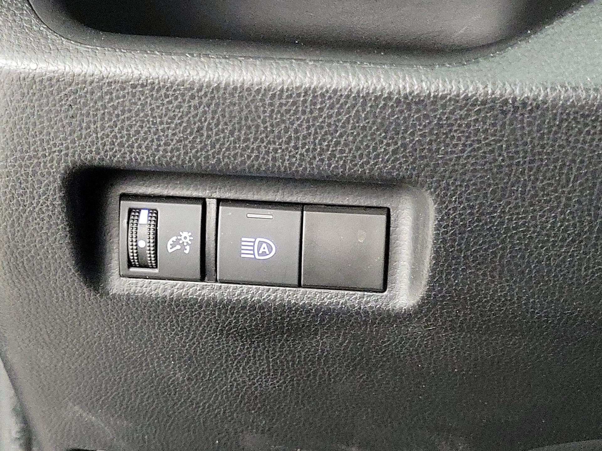 Thumbnail: 2022 Toyota RAV4 - 13