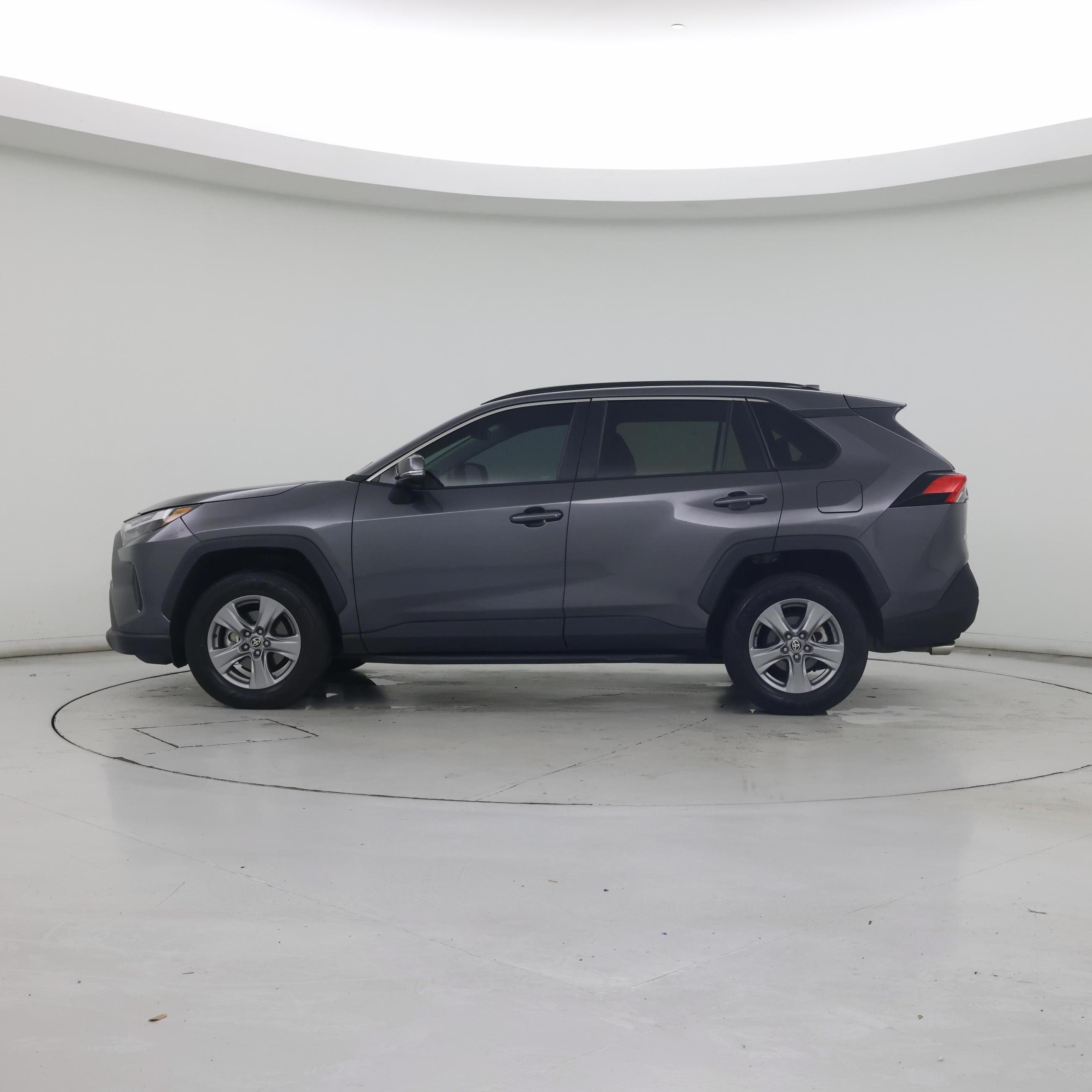 Thumbnail: 2022 Toyota RAV4 - 3