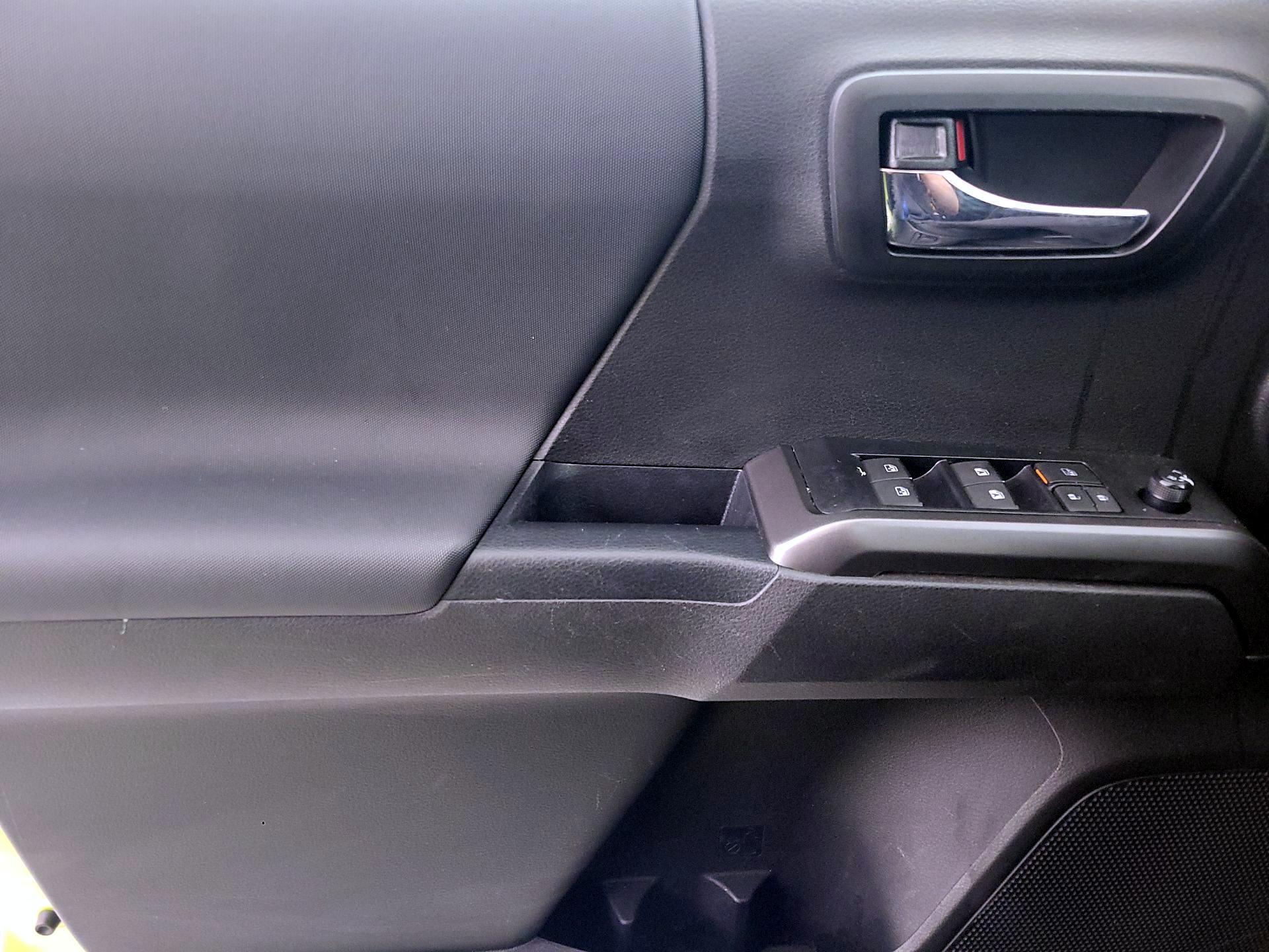 Thumbnail: 2022 Toyota Tacoma - 12