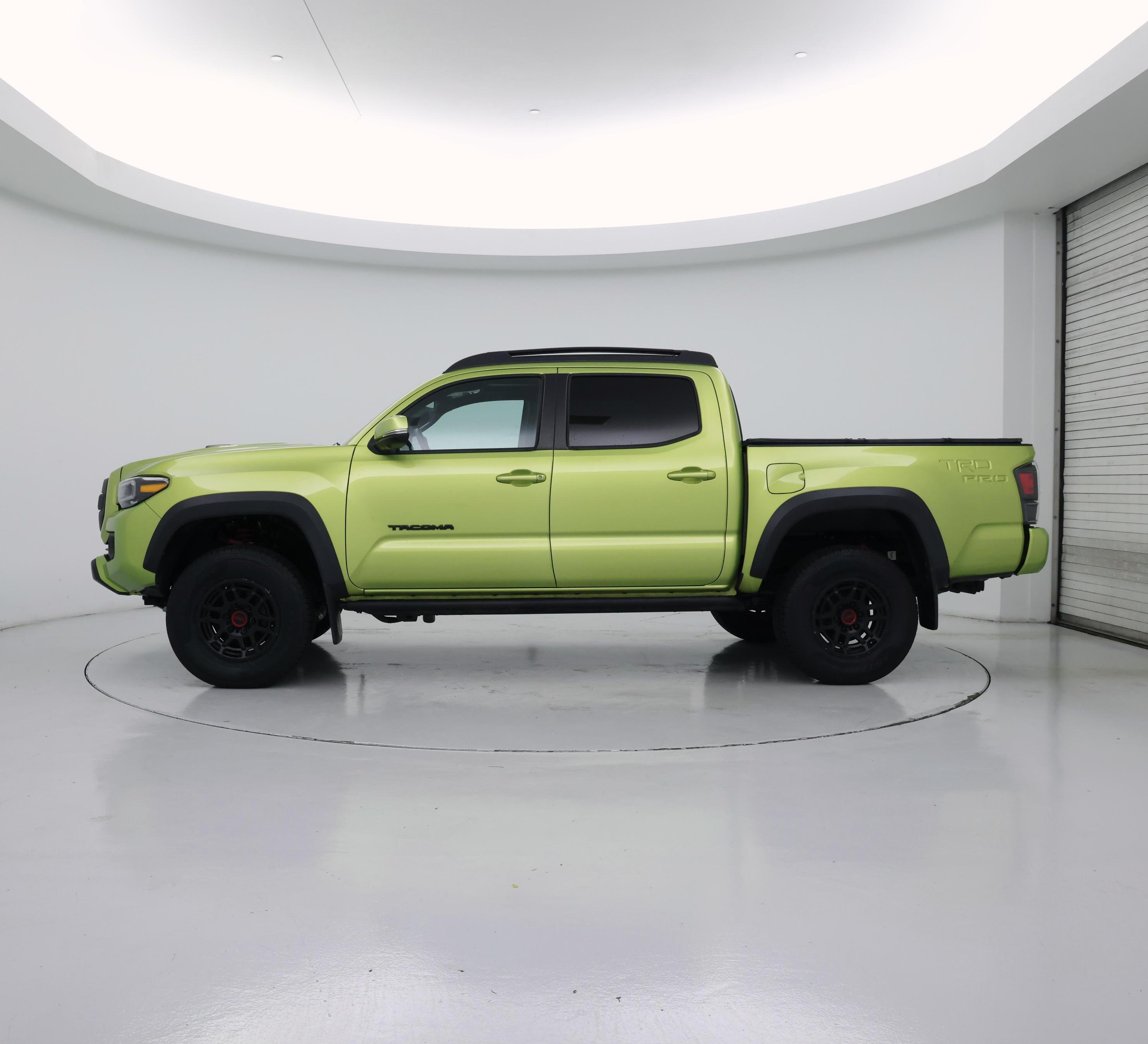 Thumbnail: 2022 Toyota Tacoma - 3