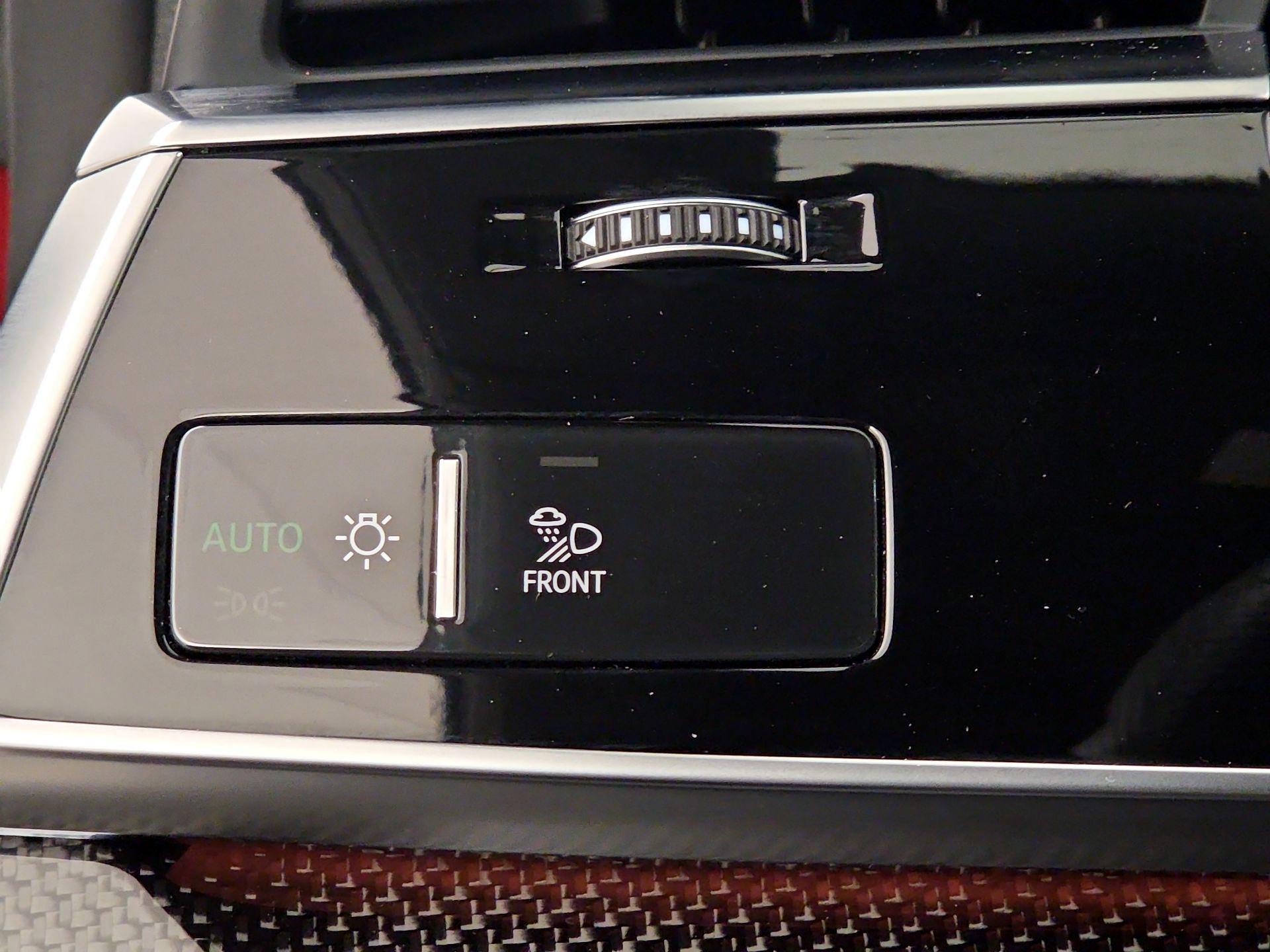 Thumbnail: 2023 Audi SQ8 - 13