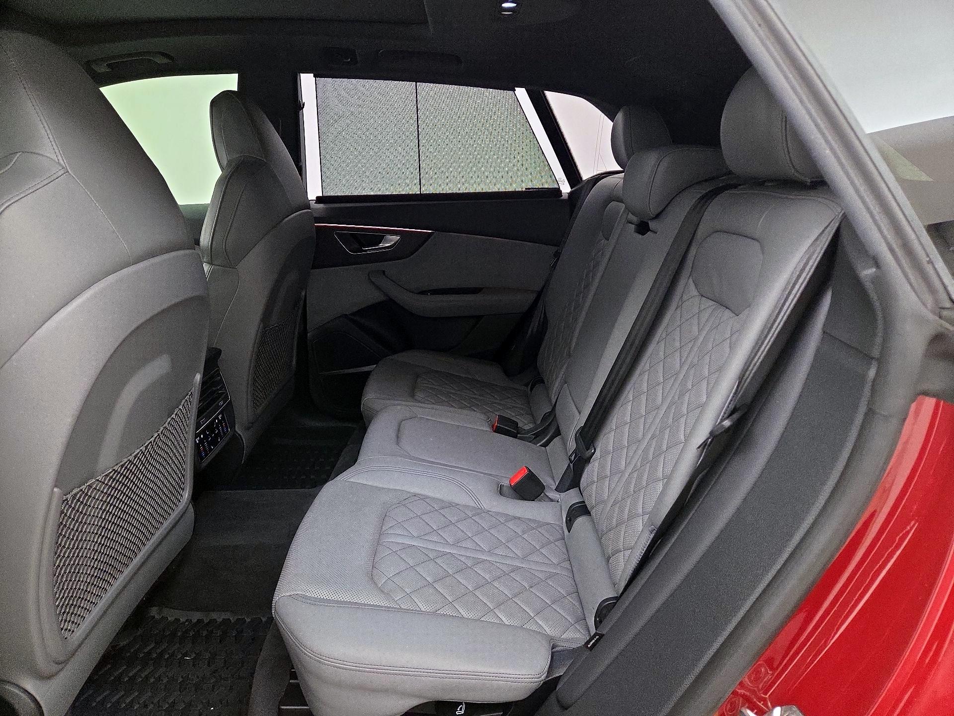 Thumbnail: 2023 Audi SQ8 - 20