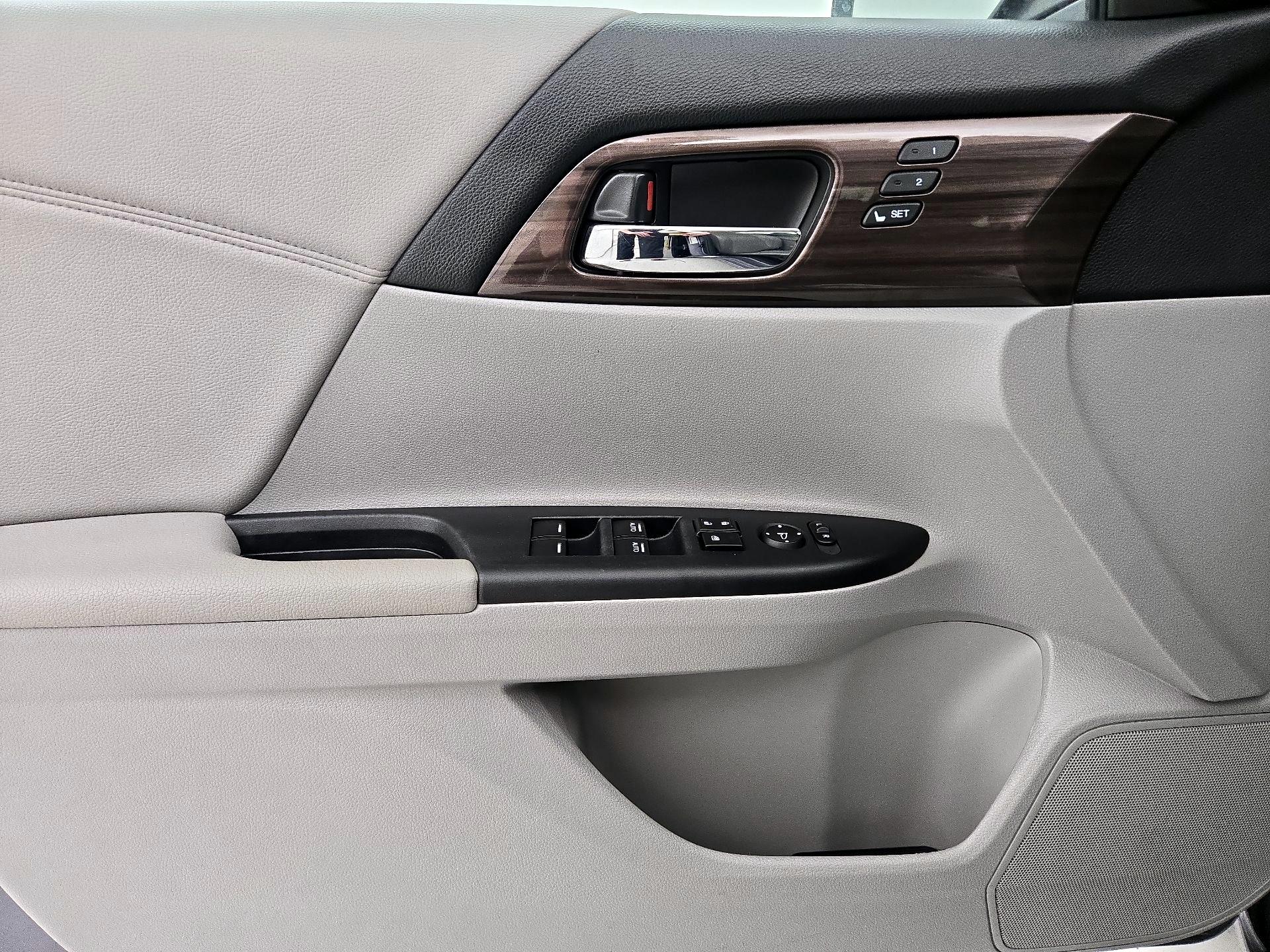 Thumbnail: 2017 Honda Accord - 12