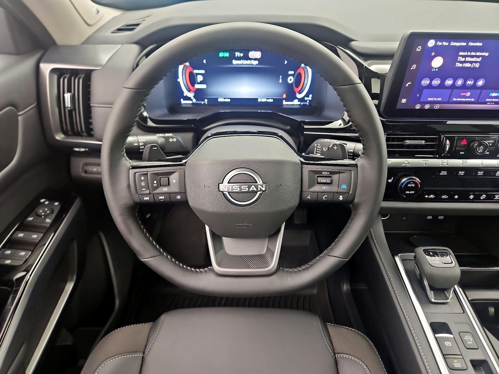 2026 Nissan Pathfinder SL - Photo 11