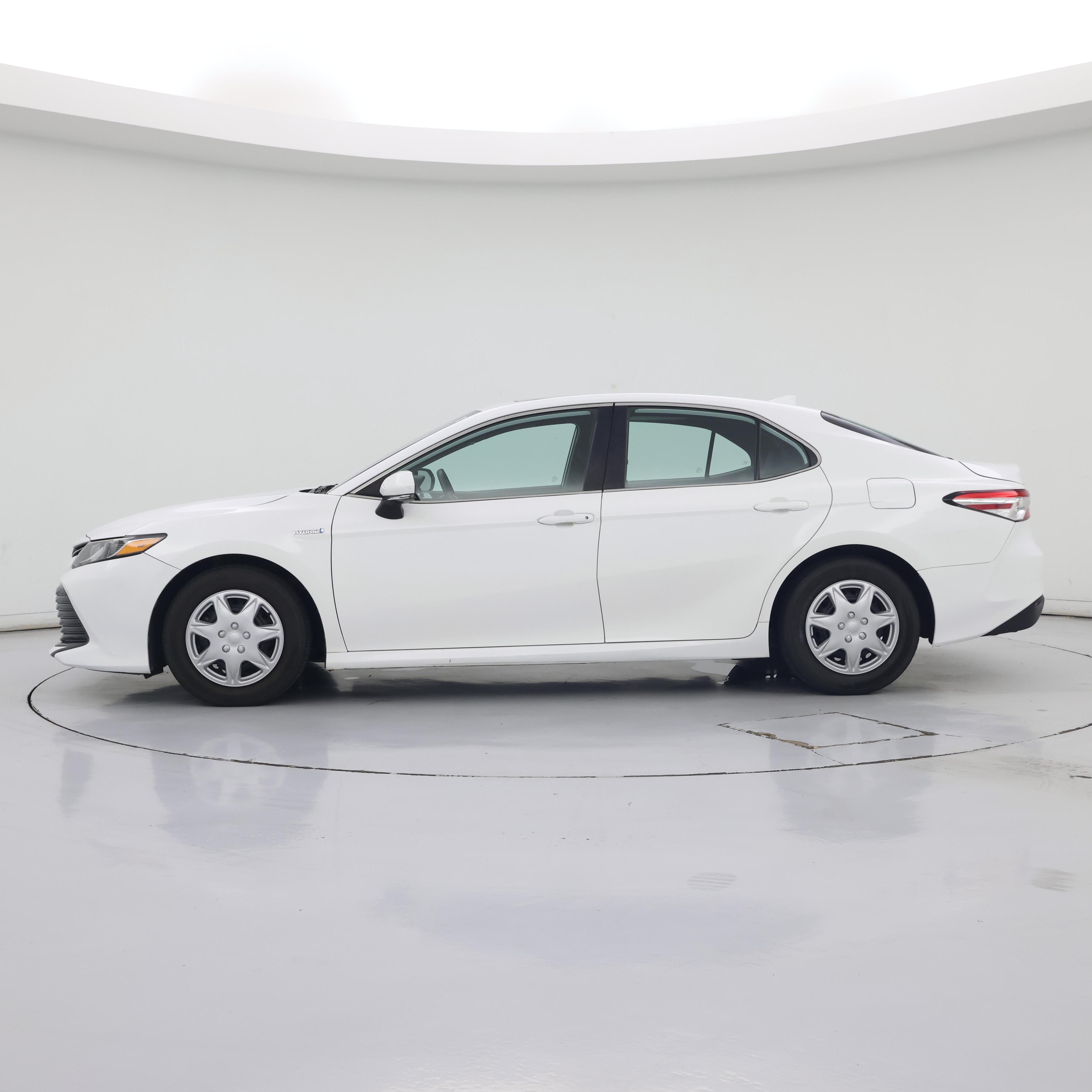 Thumbnail: 2019 Toyota Camry - 3