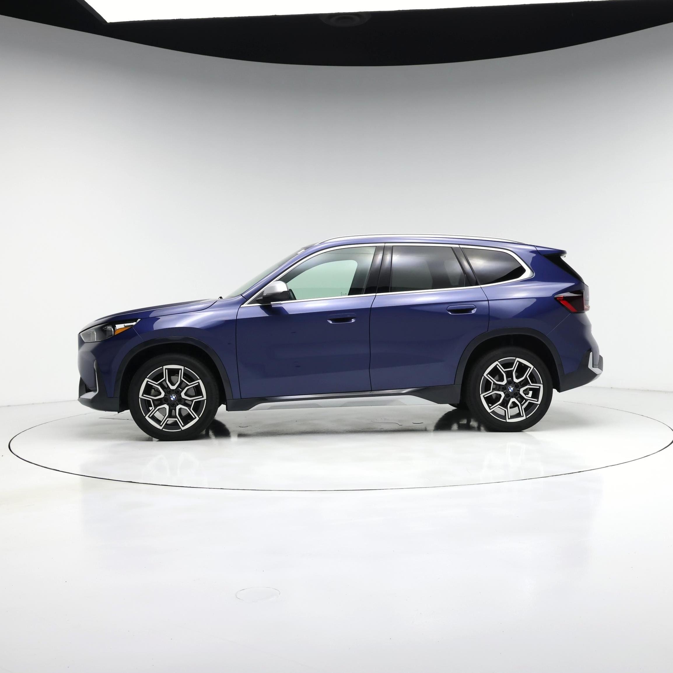 Thumbnail: 2023 BMW X1 - 3