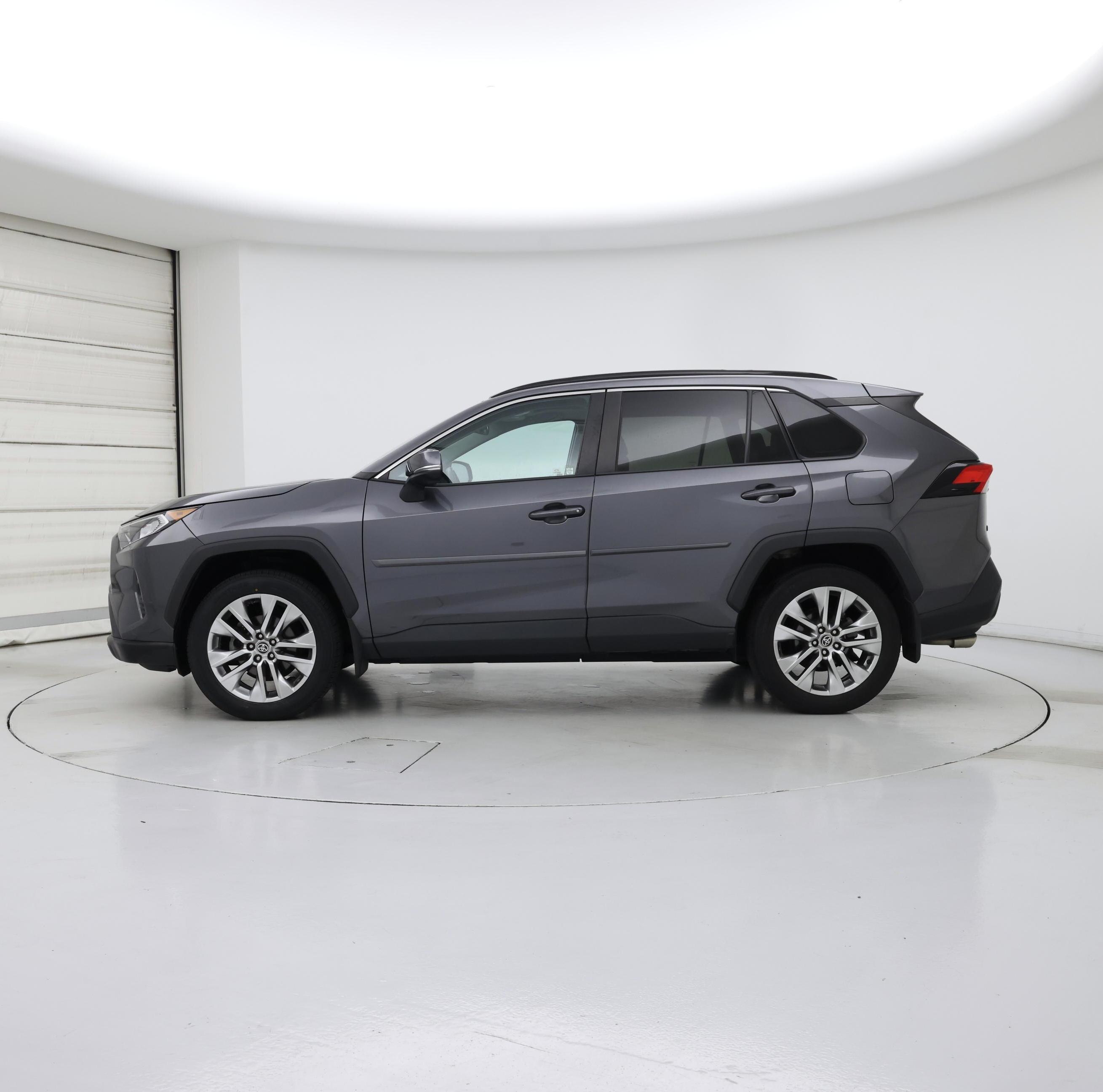 Thumbnail: 2021 Toyota RAV4 - 3