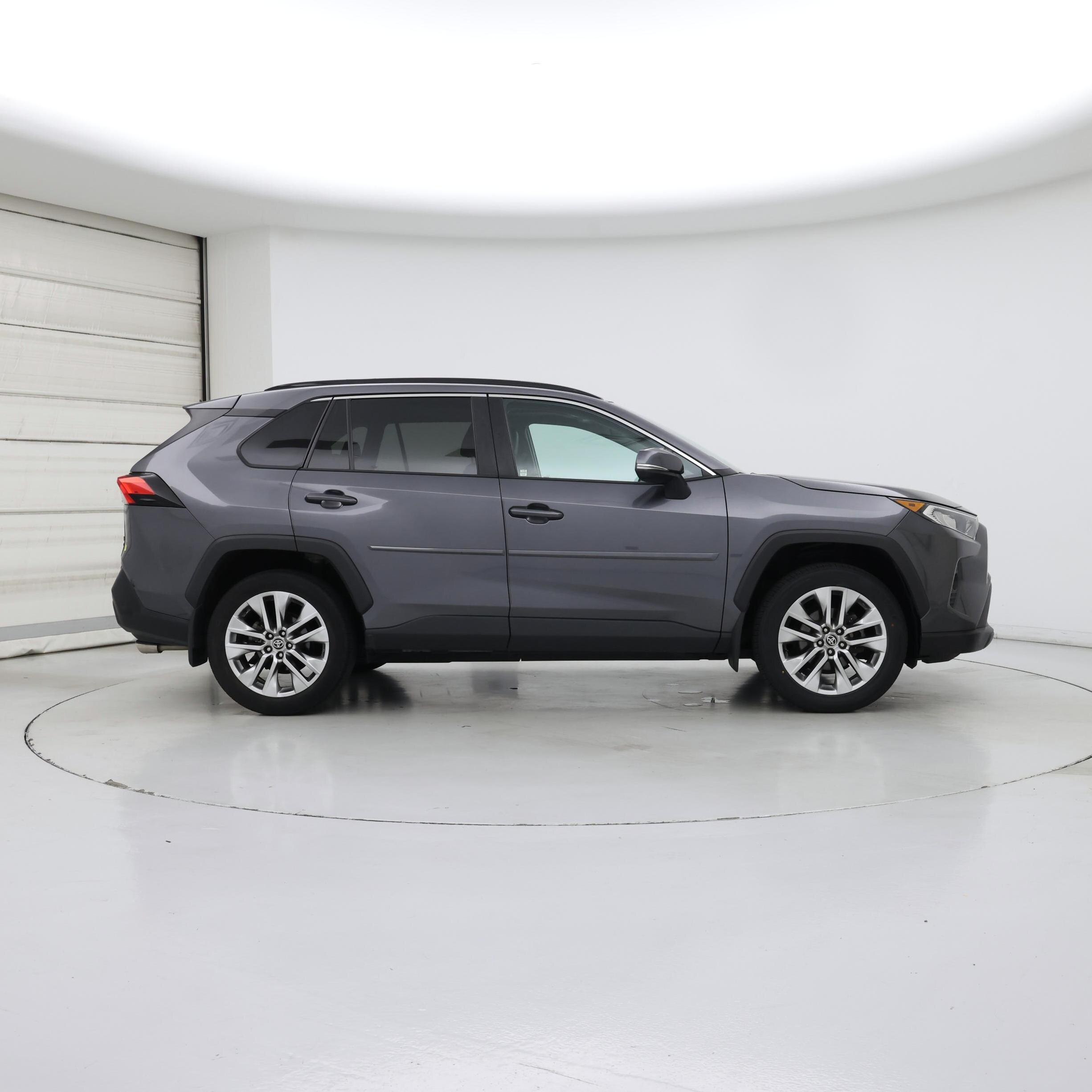 Thumbnail: 2021 Toyota RAV4 - 7