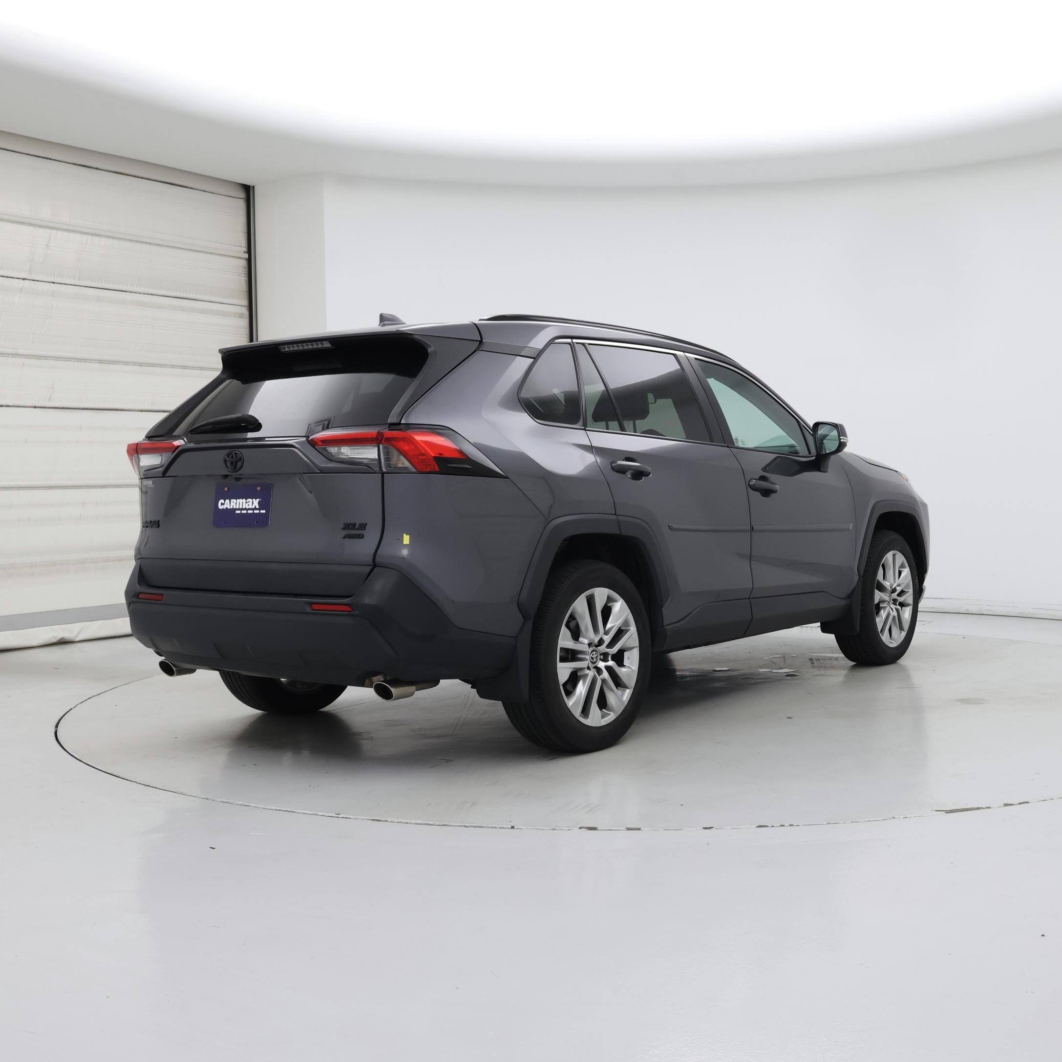 Thumbnail: 2021 Toyota RAV4 - 8