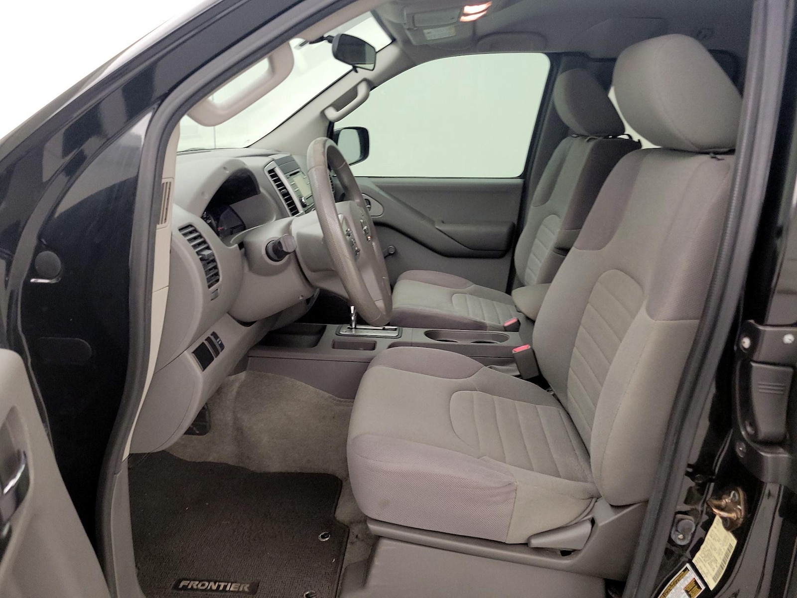 2014 Nissan Frontier S - Photo 12