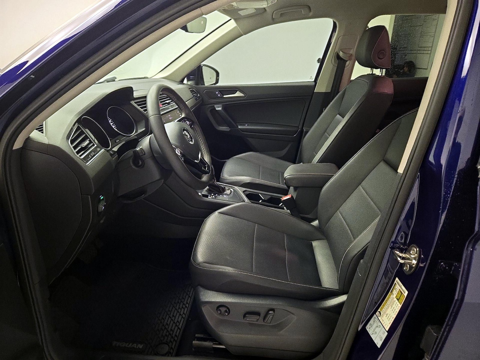 2021 Volkswagen Tiguan SE - Photo 10