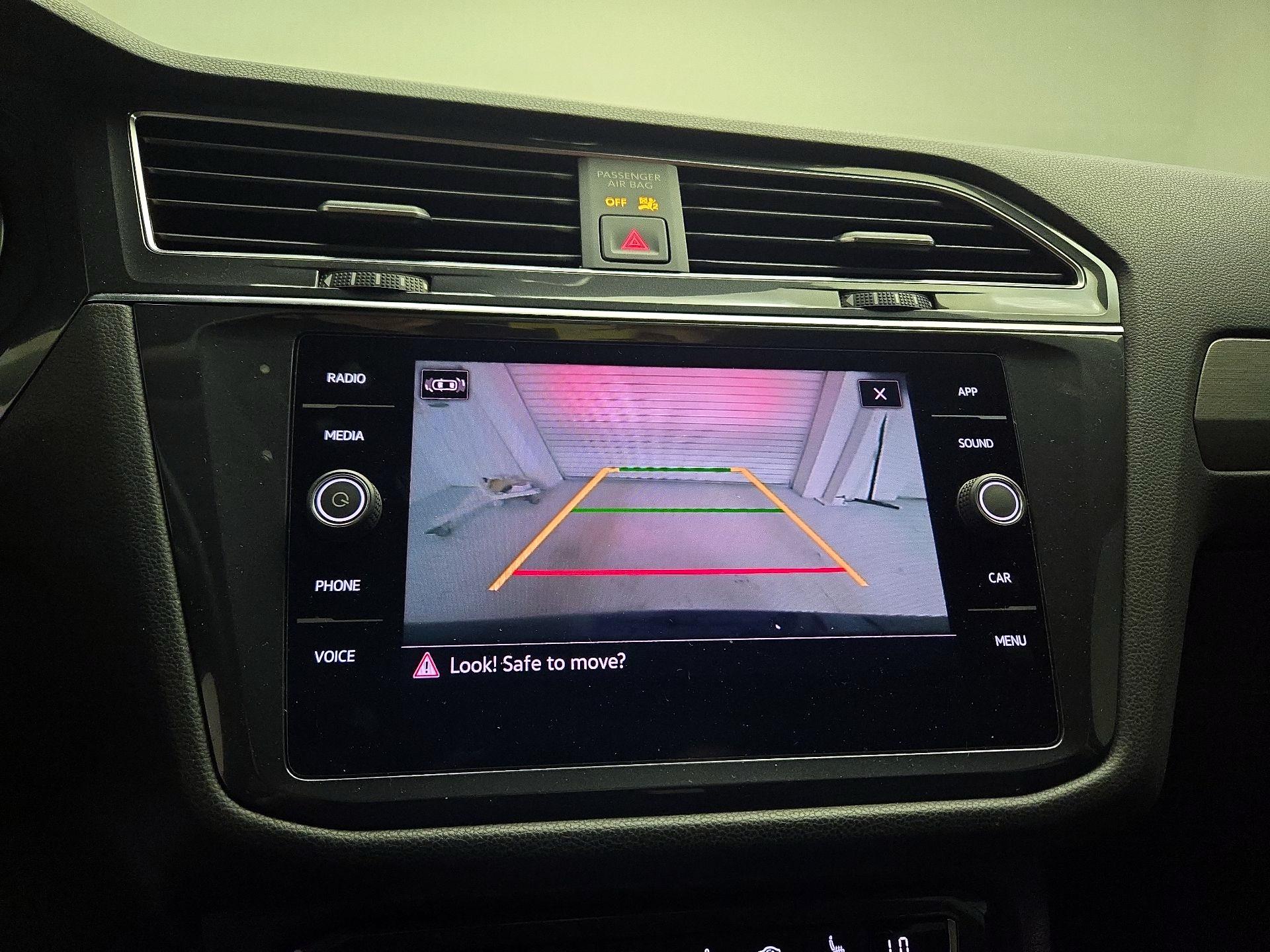 Thumbnail: 2021 Volkswagen Tiguan - 11