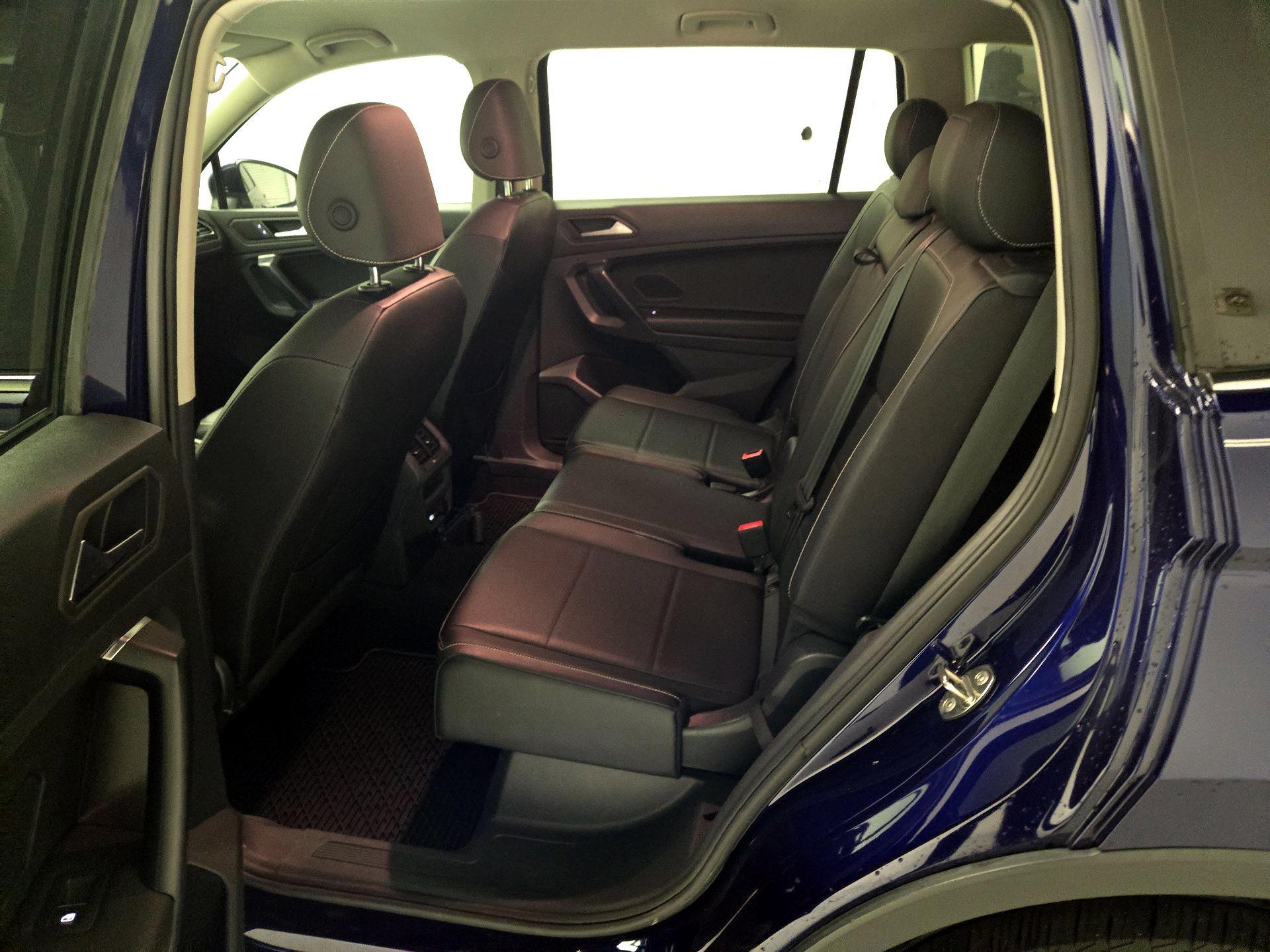 Thumbnail: 2021 Volkswagen Tiguan - 16