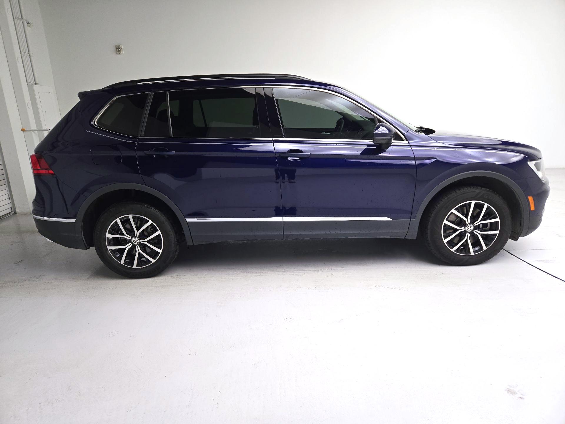 Thumbnail: 2021 Volkswagen Tiguan - 4