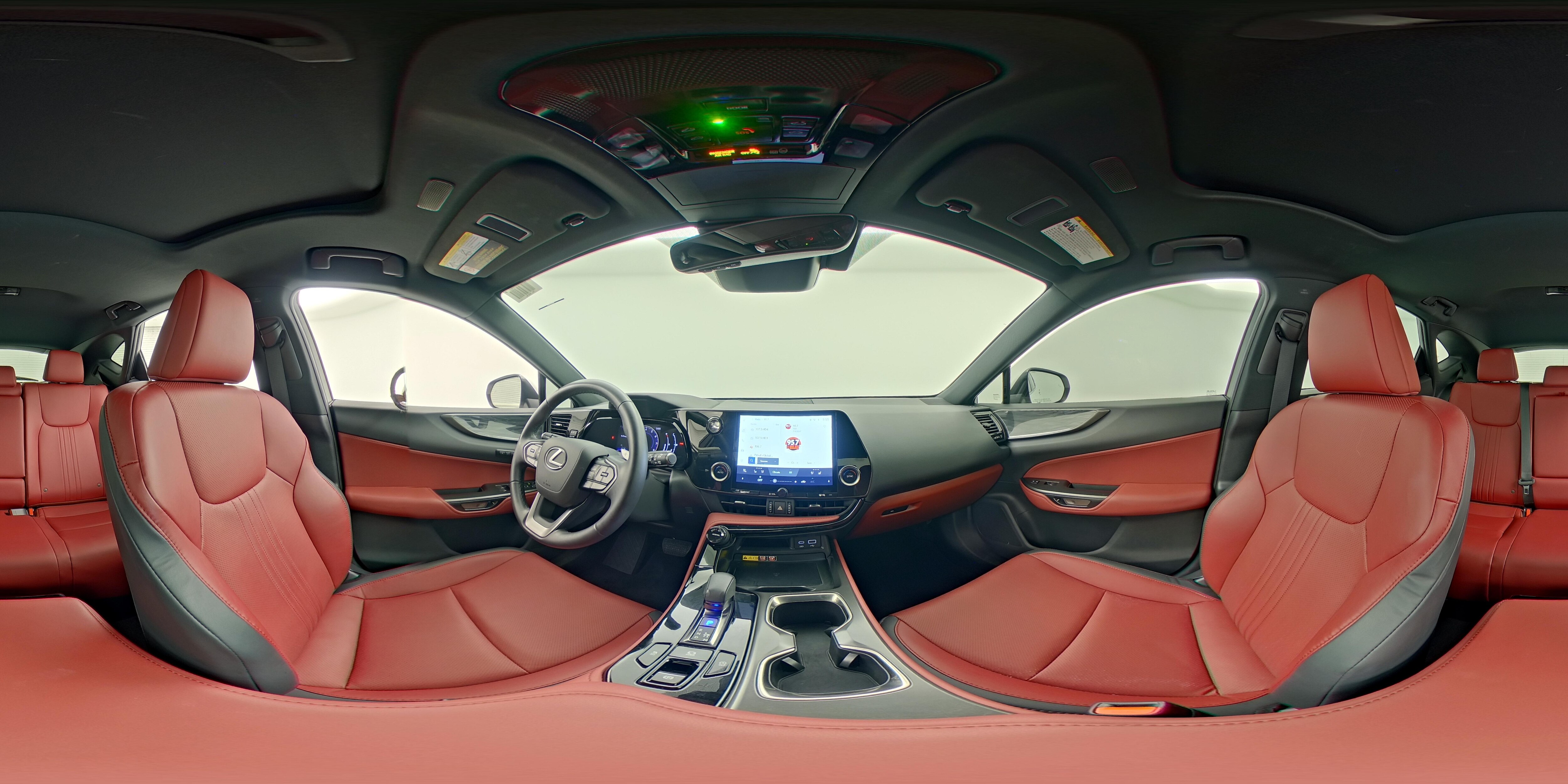 2025 Lexus NX 250 - Photo 25