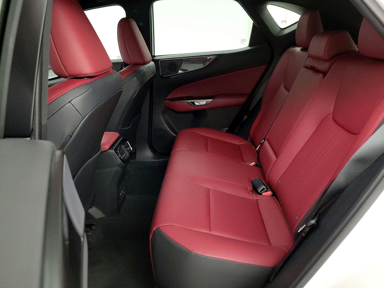 2025 Lexus NX 250 - Photo 21