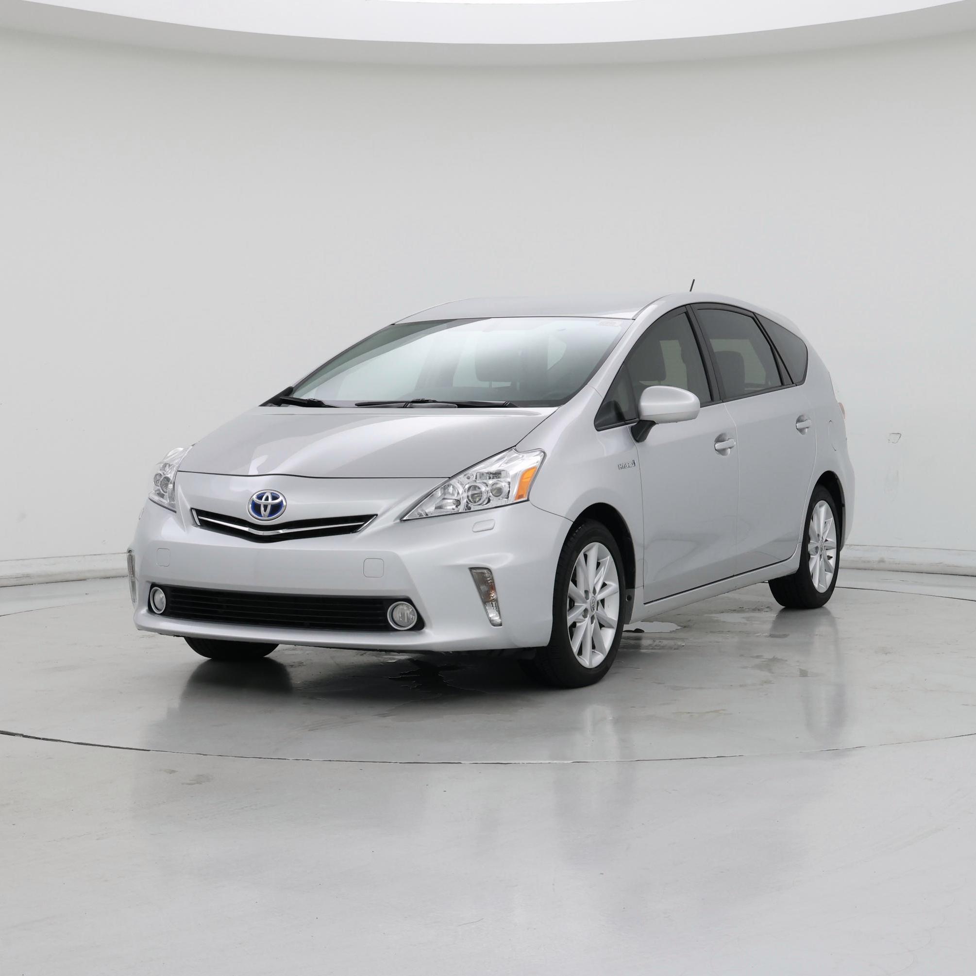 Thumbnail: 2014 Toyota Prius v - 4
