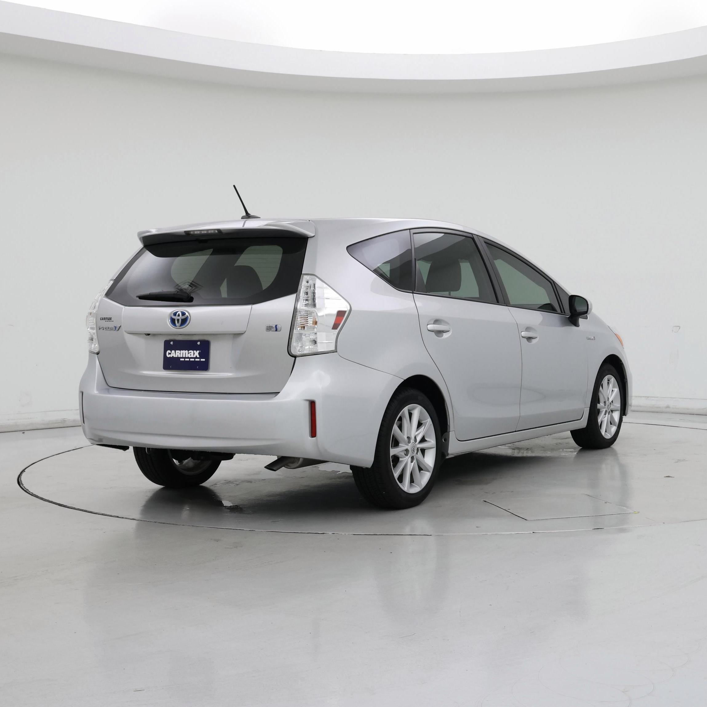 Thumbnail: 2014 Toyota Prius v - 8