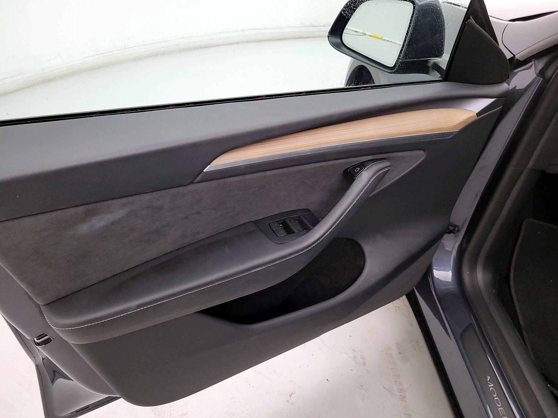 Thumbnail: 2023 Tesla Model Y - 12