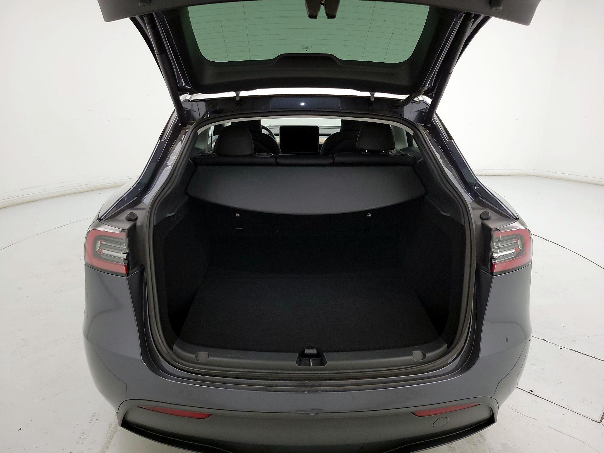Thumbnail: 2023 Tesla Model Y - 19