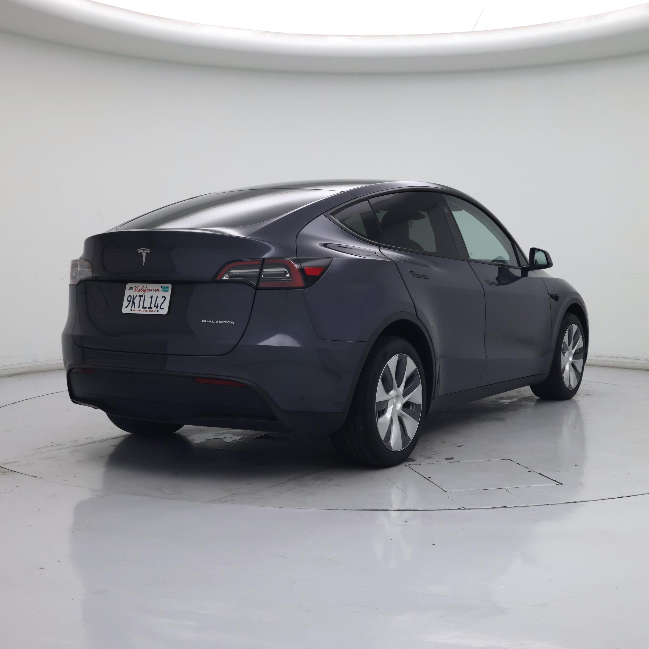 Thumbnail: 2023 Tesla Model Y - 8