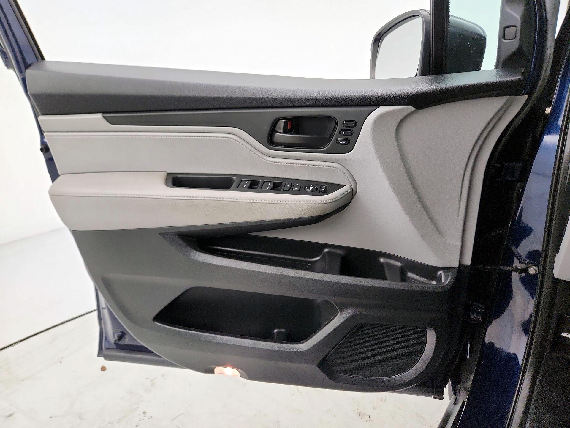 Thumbnail: 2020 Honda Odyssey - 12