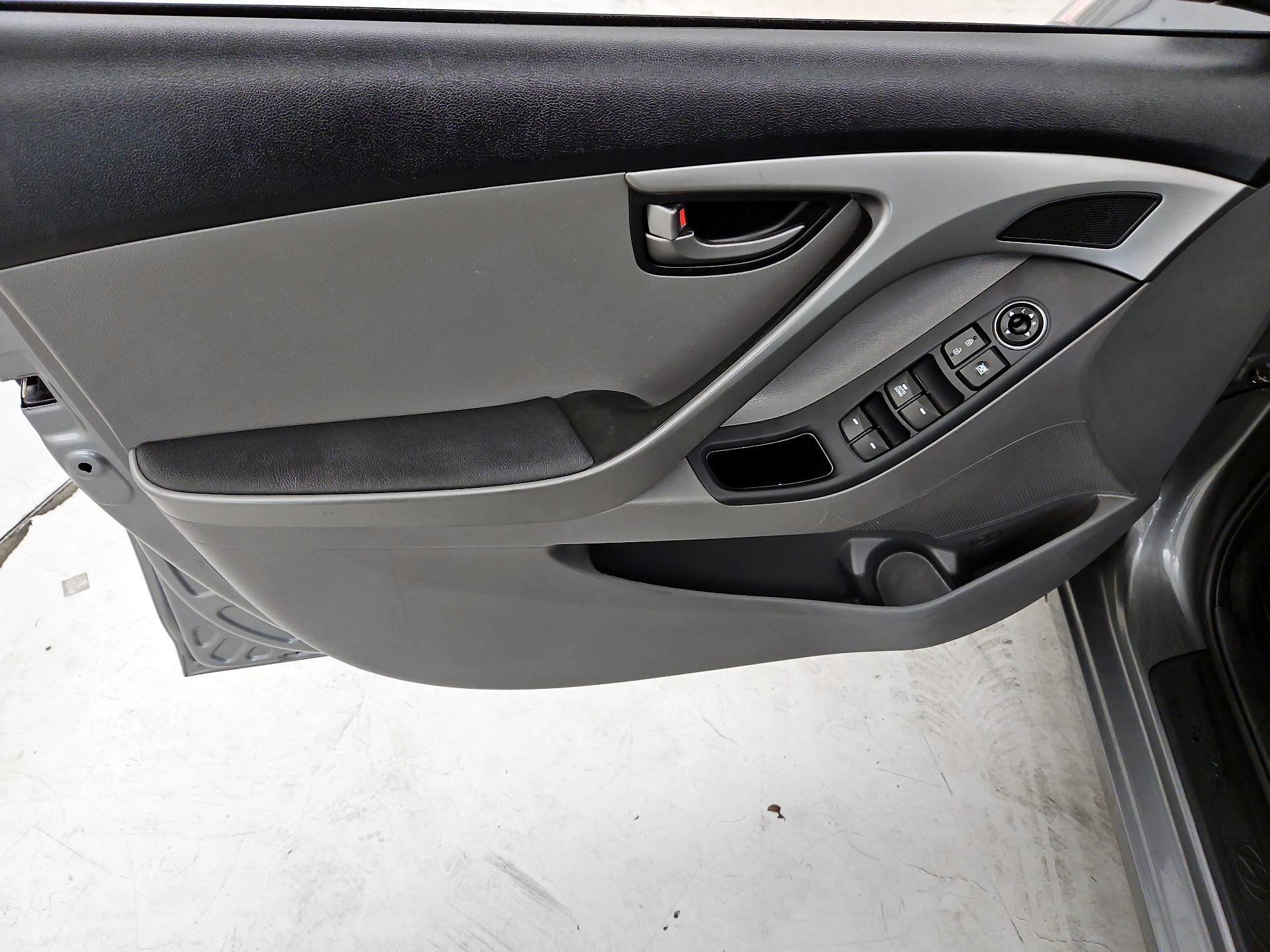 Thumbnail: 2014 Hyundai Elantra - 12