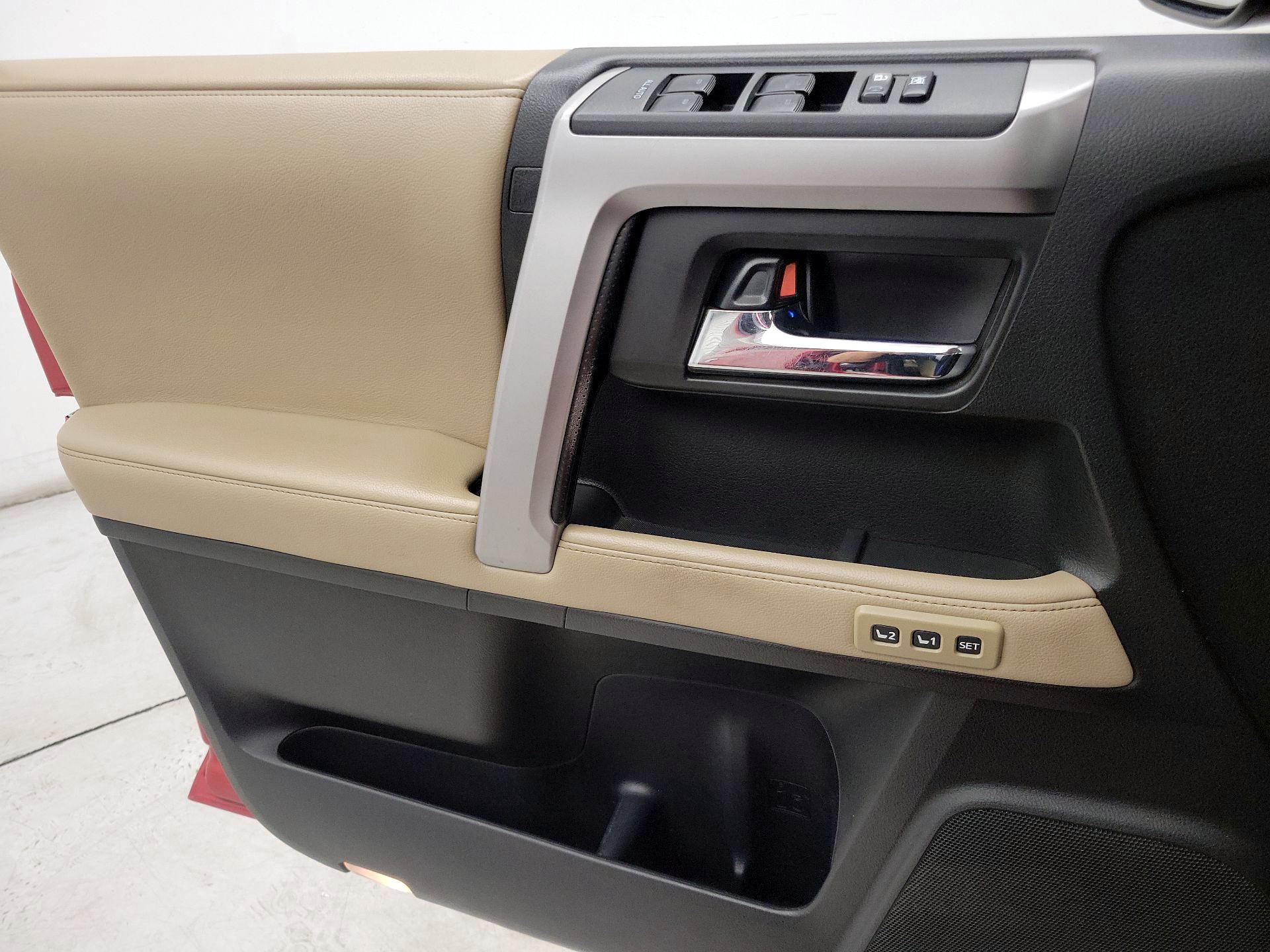 Thumbnail: 2017 Toyota 4Runner - 12