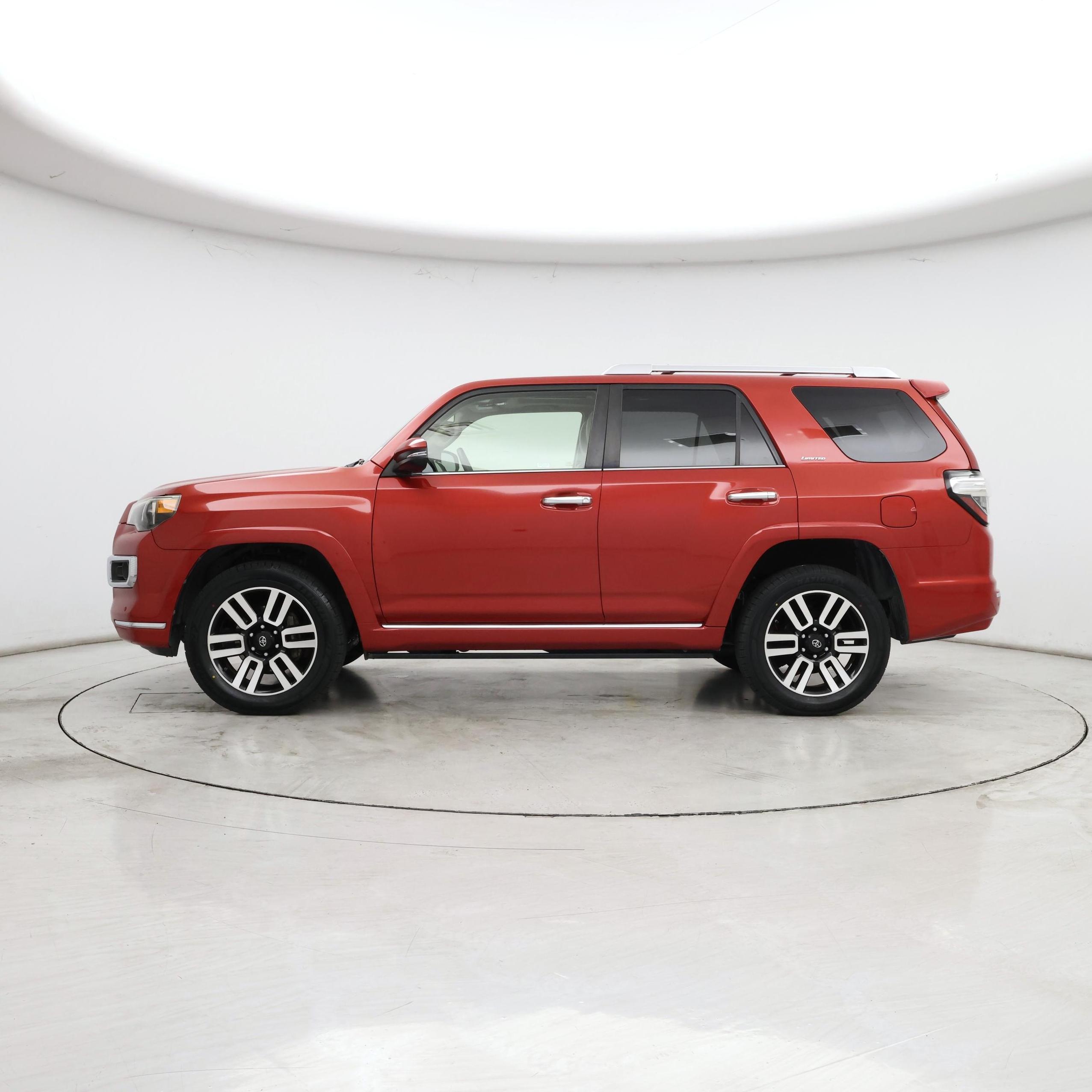 Thumbnail: 2017 Toyota 4Runner - 3
