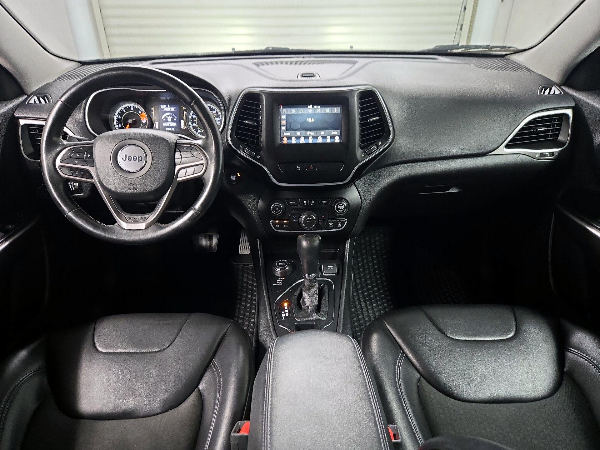 Thumbnail: 2019 Jeep Cherokee - 9