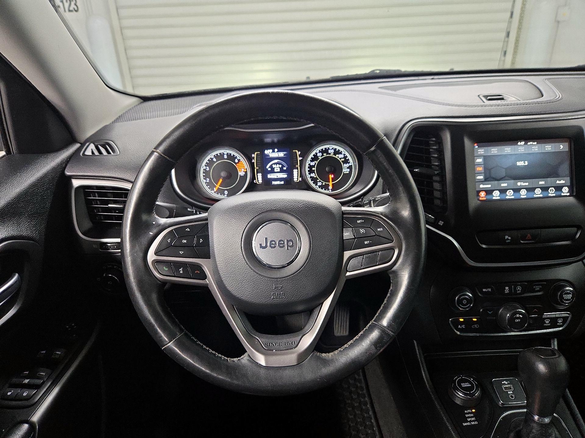 Thumbnail: 2019 Jeep Cherokee - 10