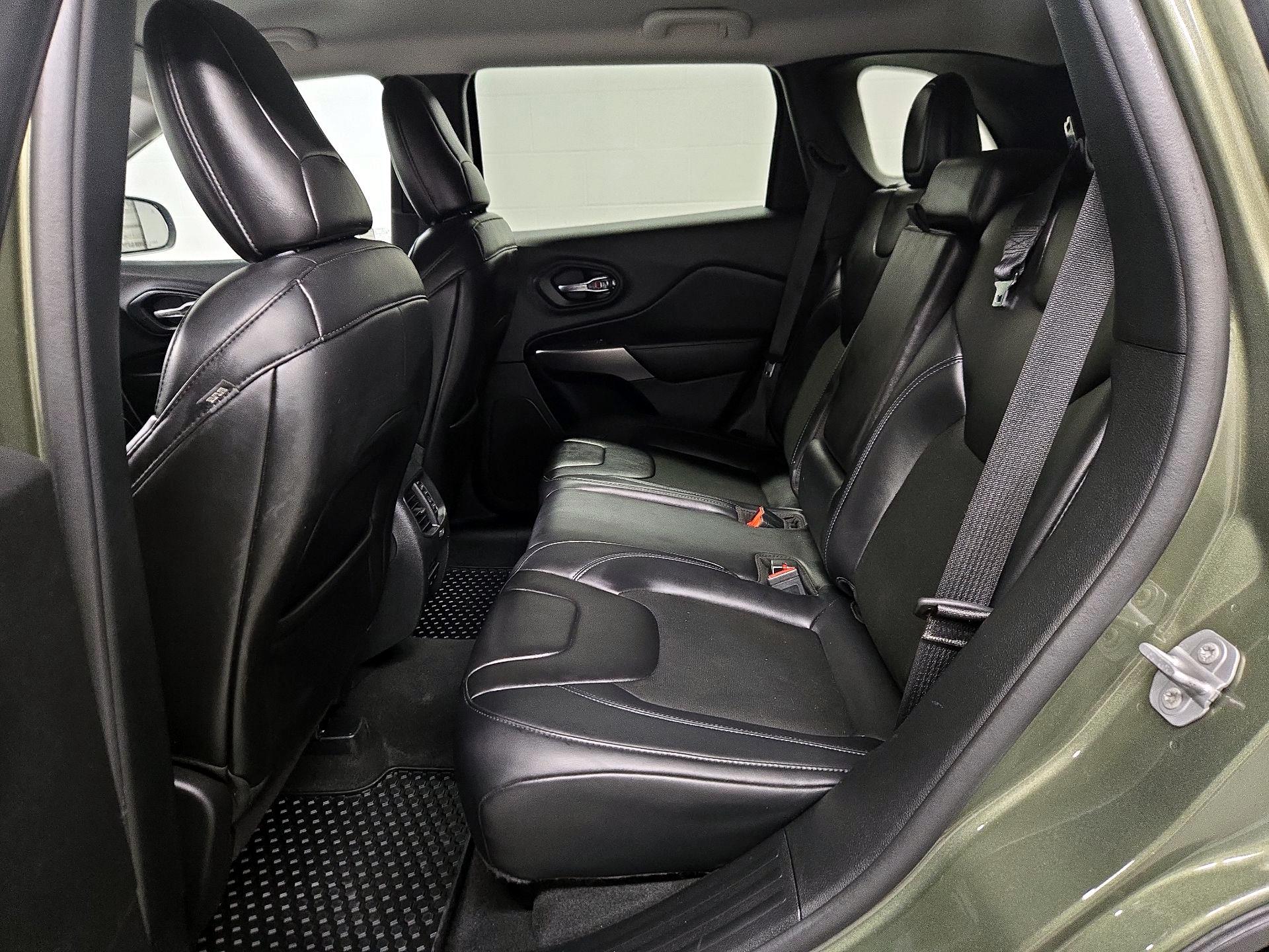 Thumbnail: 2019 Jeep Cherokee - 19