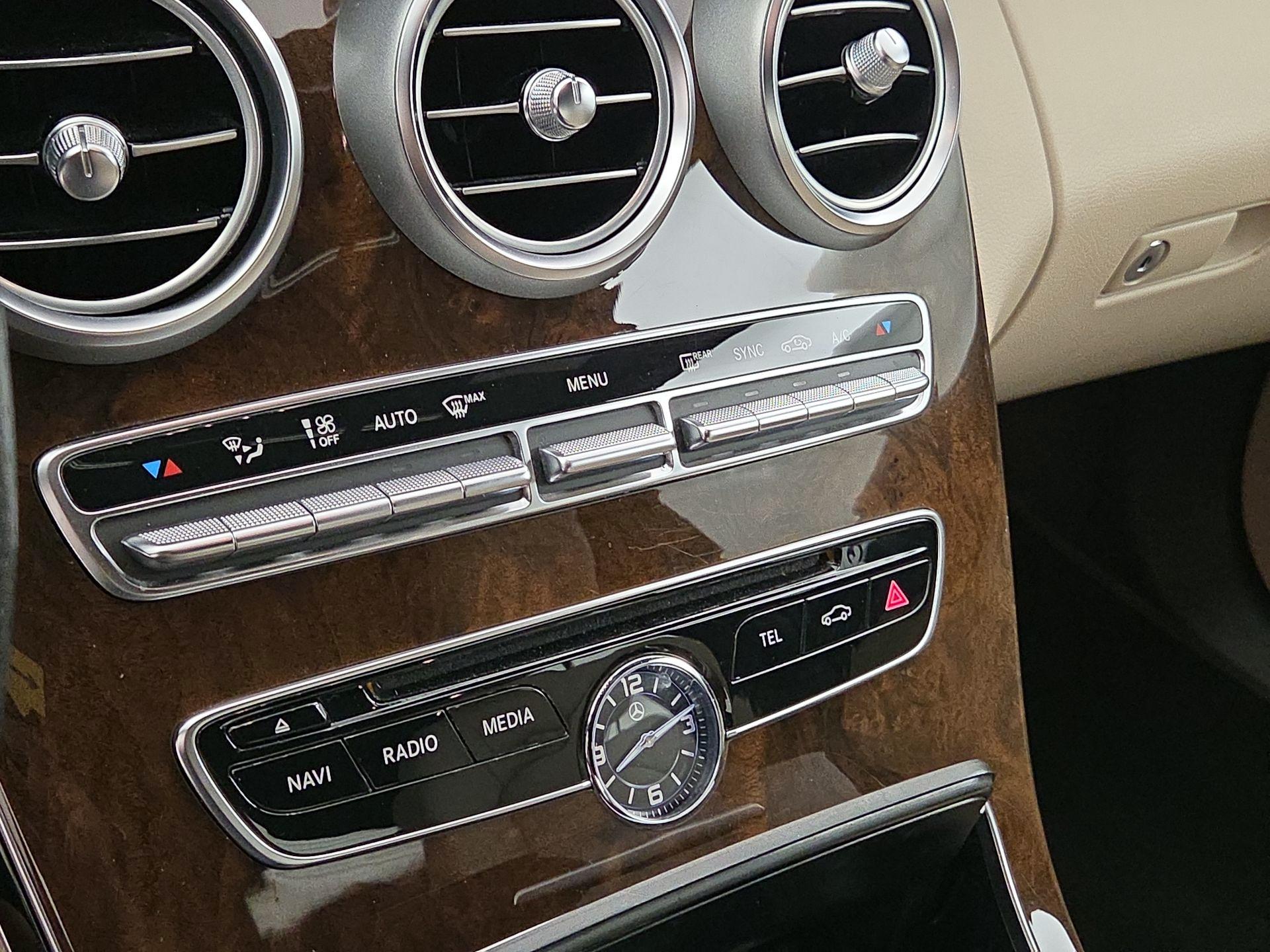 Thumbnail: 2018 Mercedes-Benz C-Class - 16