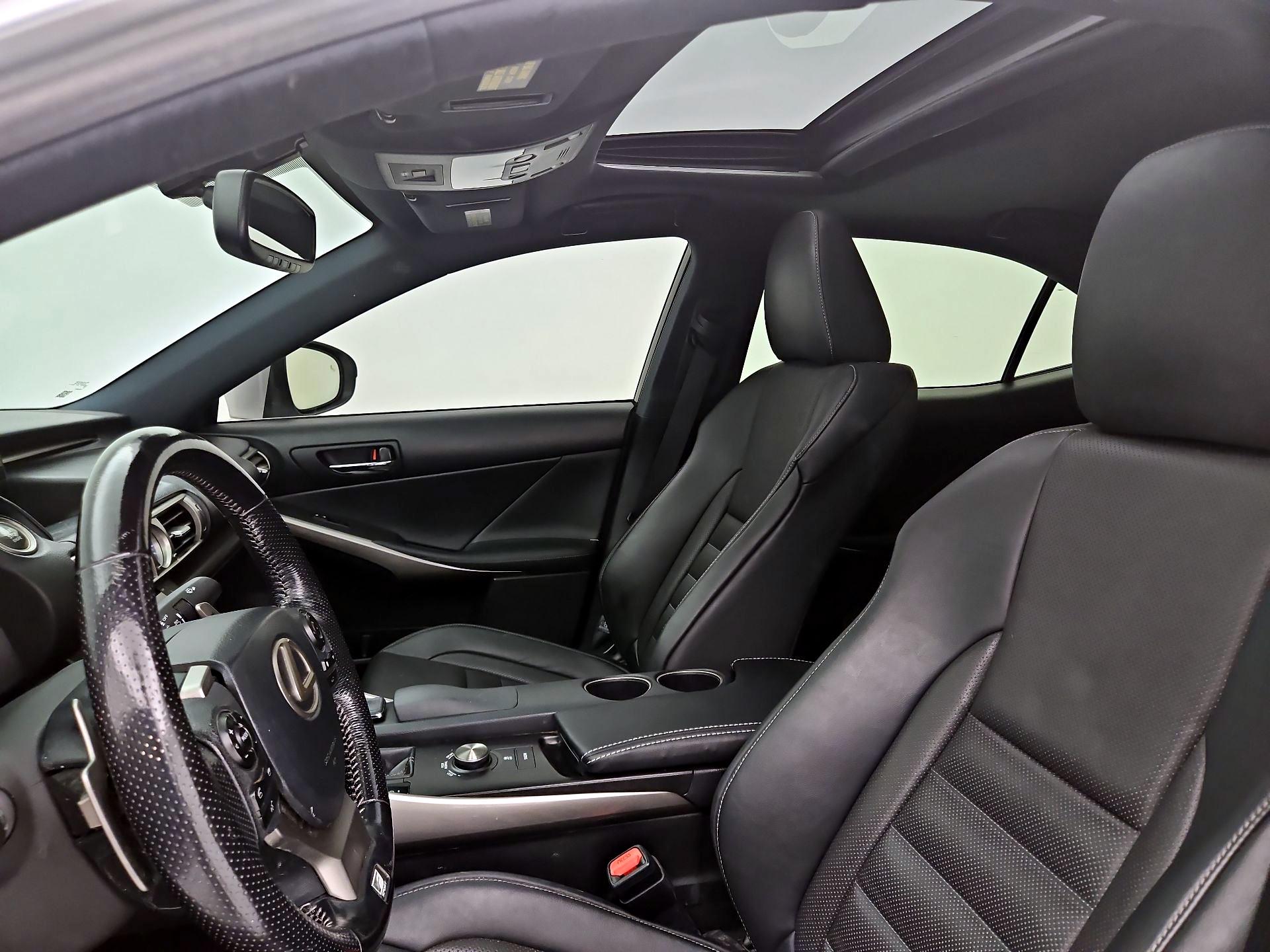 Thumbnail: 2016 Lexus IS - 19