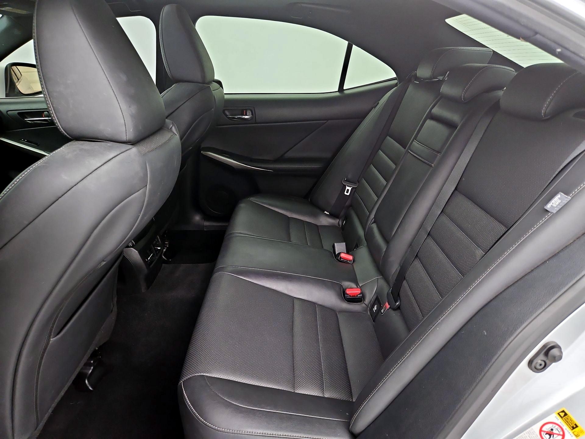 Thumbnail: 2016 Lexus IS - 20
