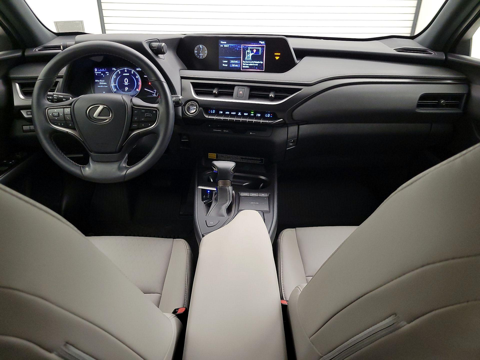 Thumbnail: 2022 Lexus UX - 9