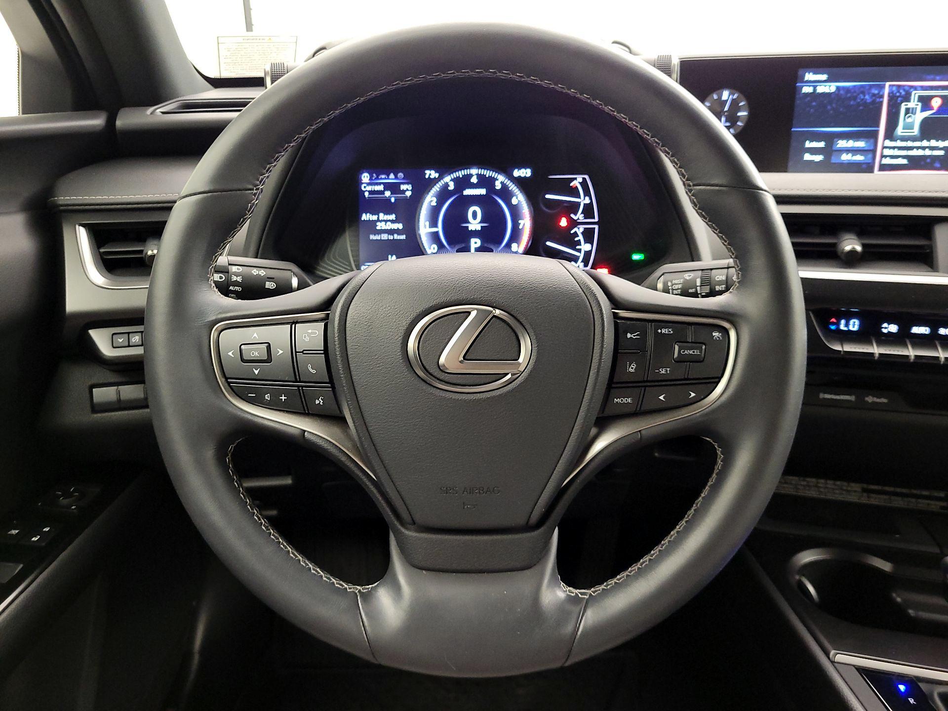 Thumbnail: 2022 Lexus UX - 10