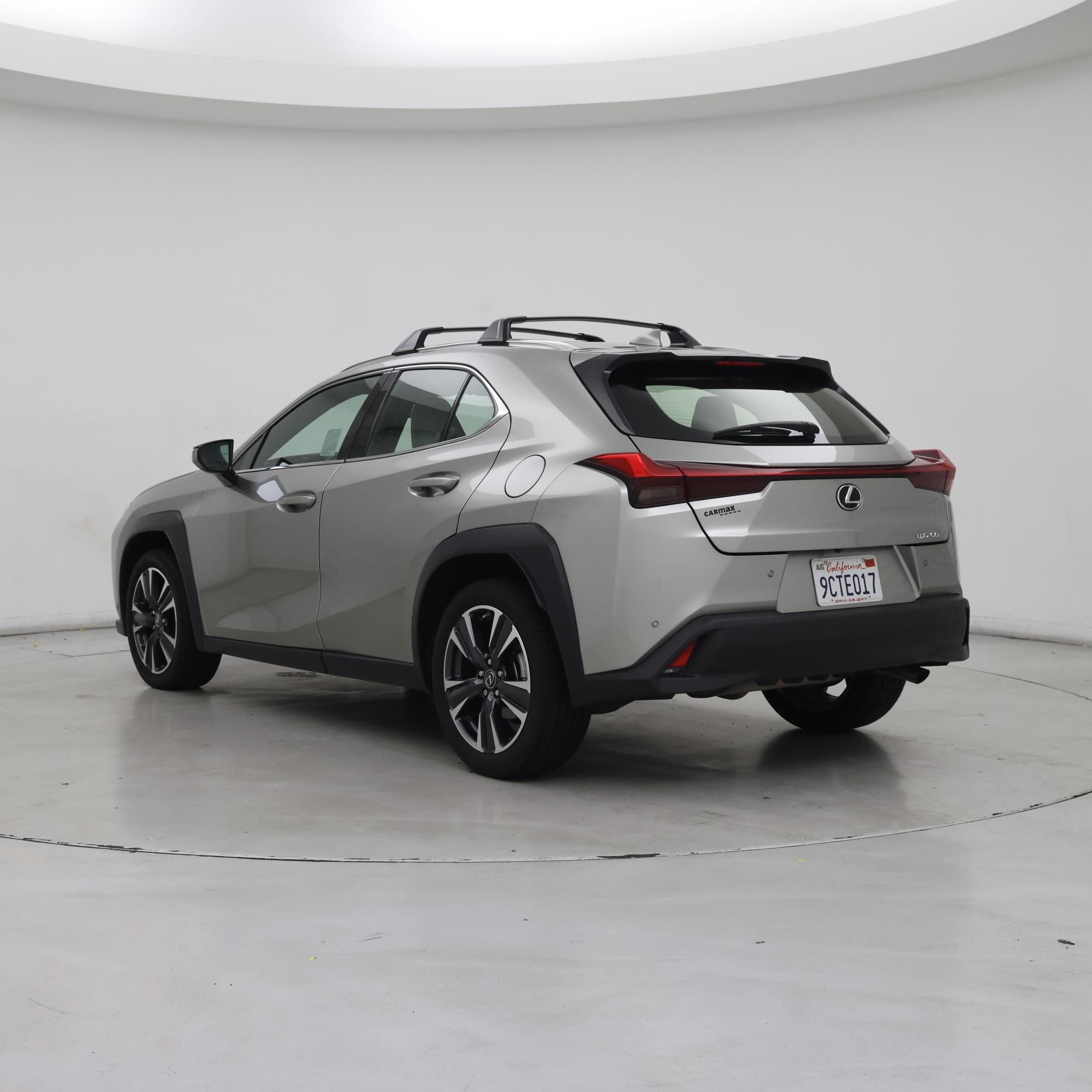 Thumbnail: 2022 Lexus UX - 2