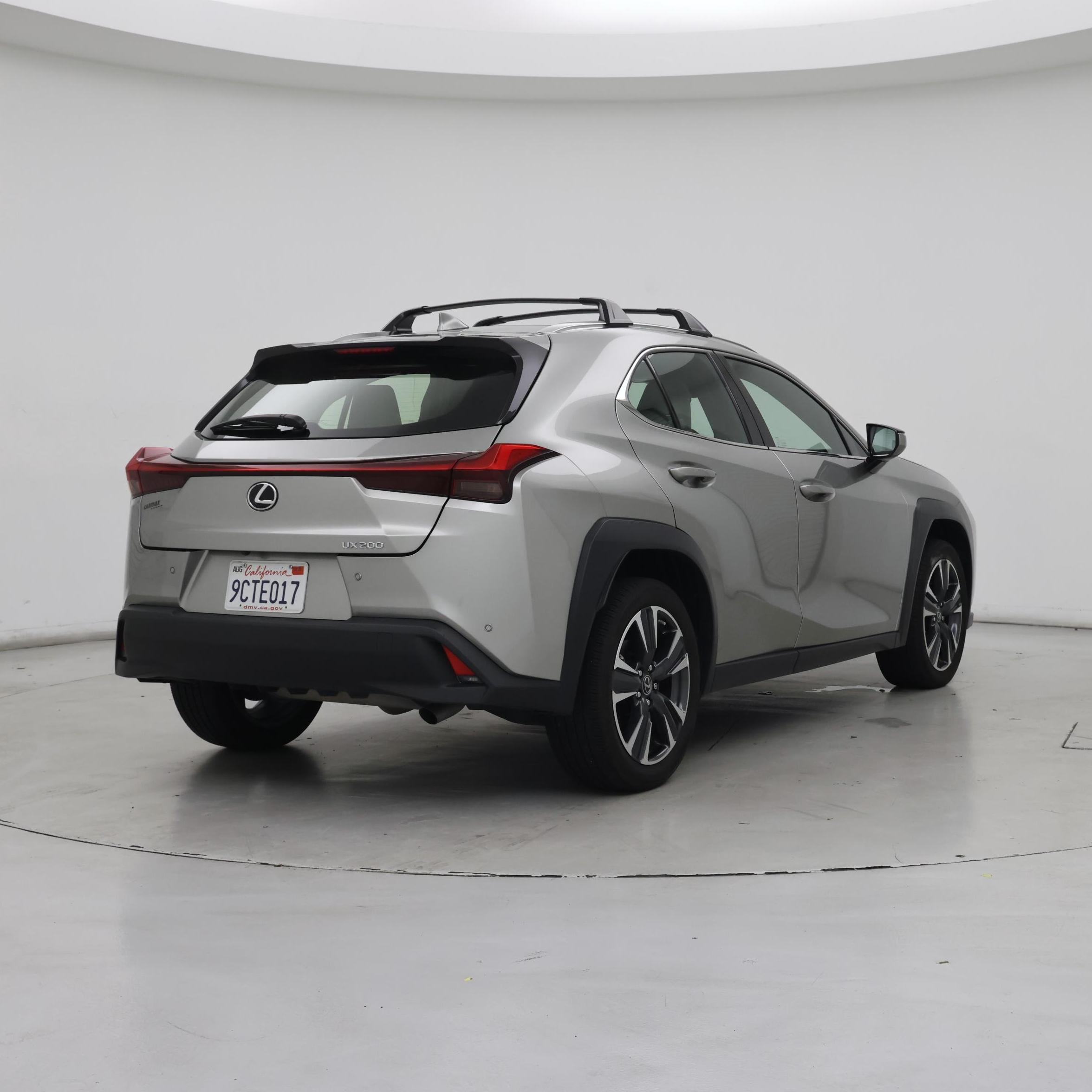 Thumbnail: 2022 Lexus UX - 8