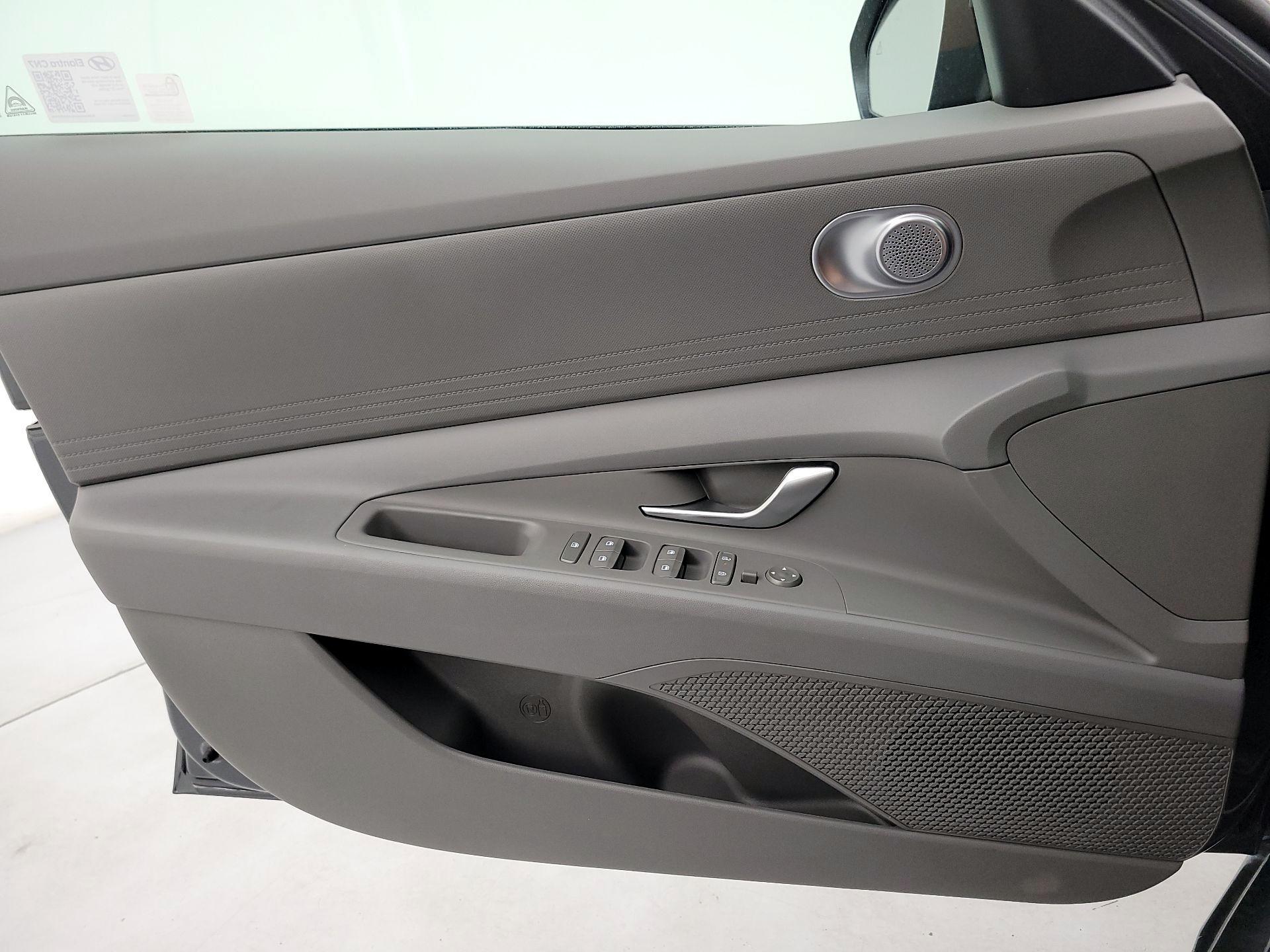 Thumbnail: 2025 Hyundai Elantra - 12