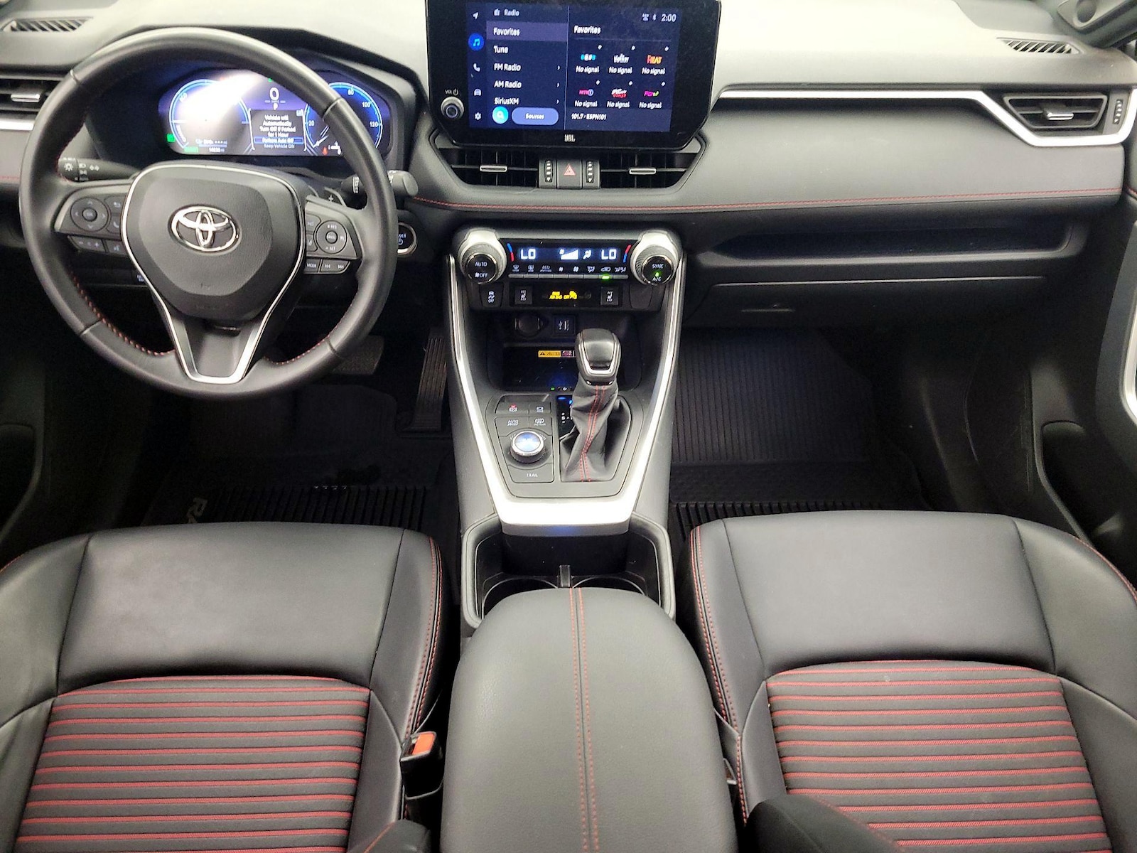 2025 Toyota RAV4 XSE - Photo 10