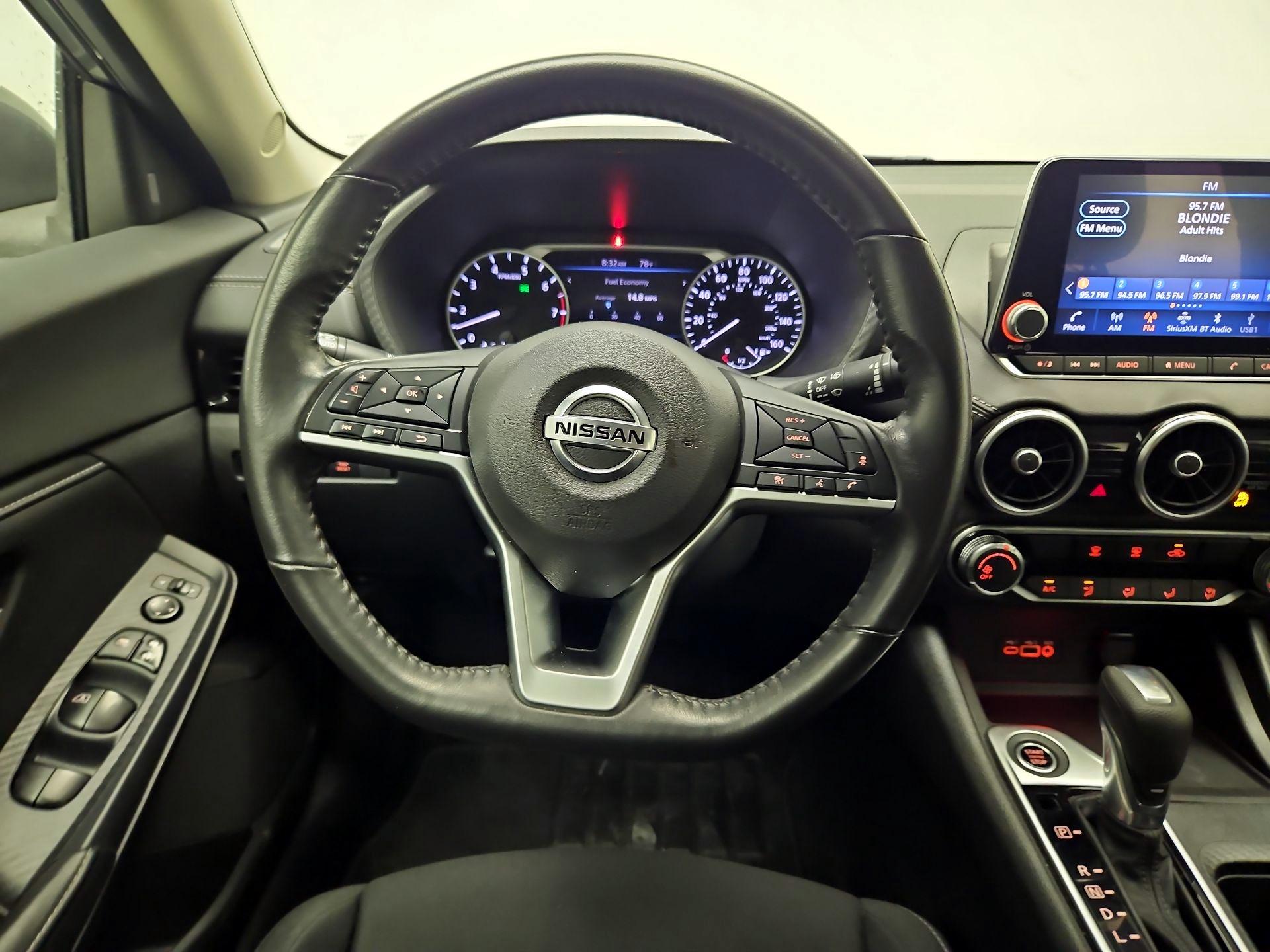 Thumbnail: 2022 Nissan Sentra - 10