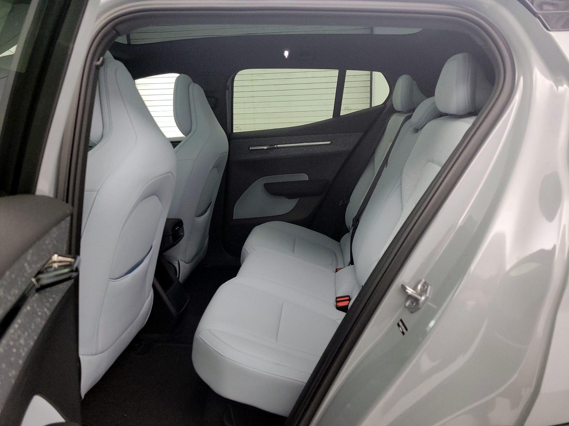 Thumbnail: 2025 Volvo EX30 - 20