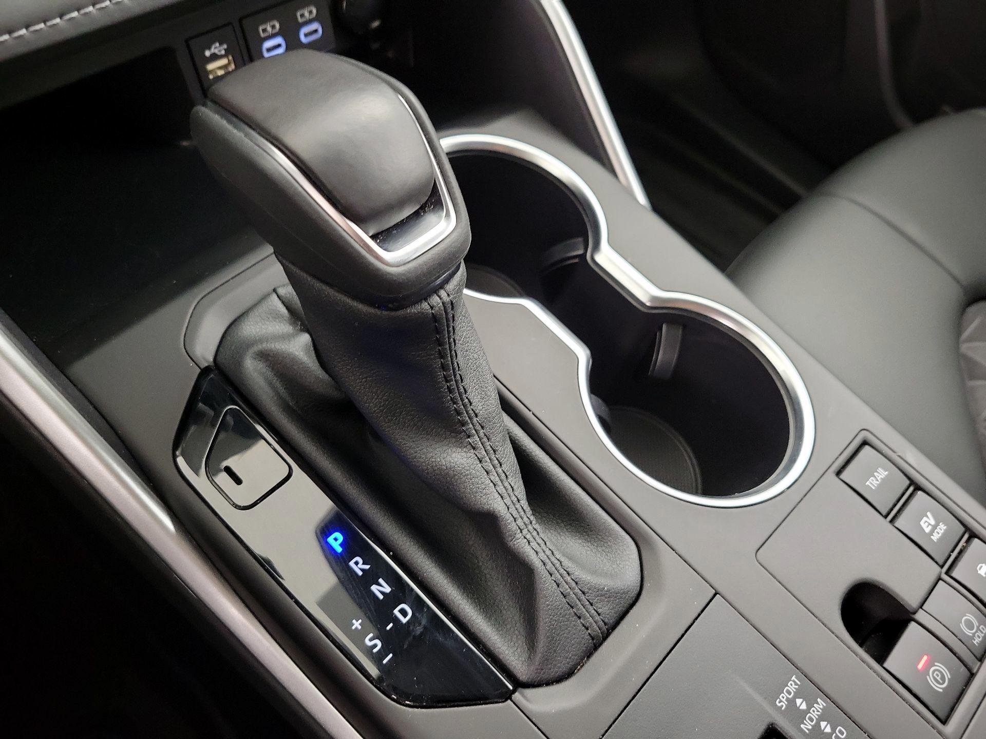 Thumbnail: 2024 Toyota Highlander - 17