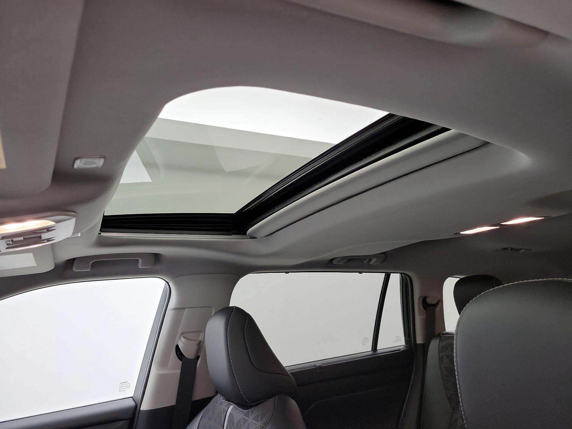 Thumbnail: 2024 Toyota Highlander - 19