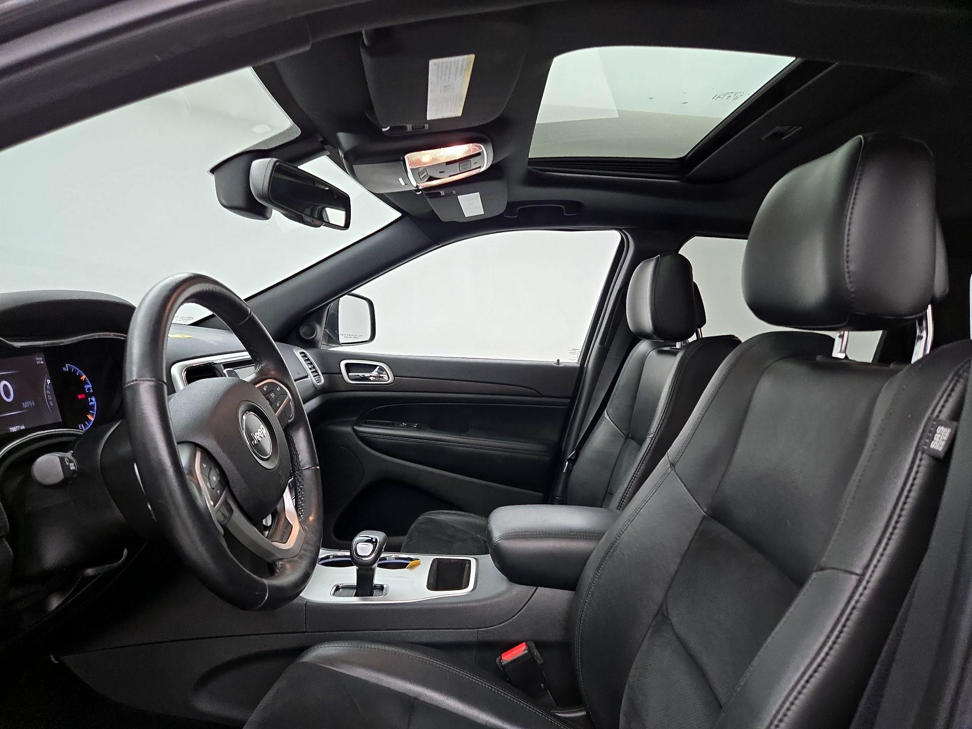 Thumbnail: 2015 Jeep Grand Cherokee - 19