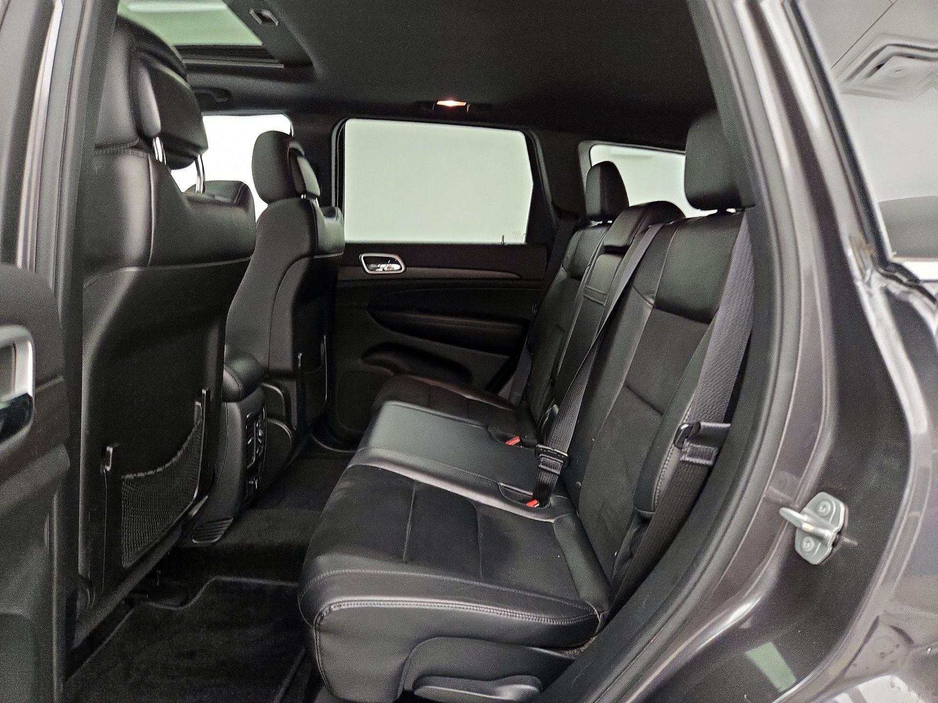 Thumbnail: 2015 Jeep Grand Cherokee - 20