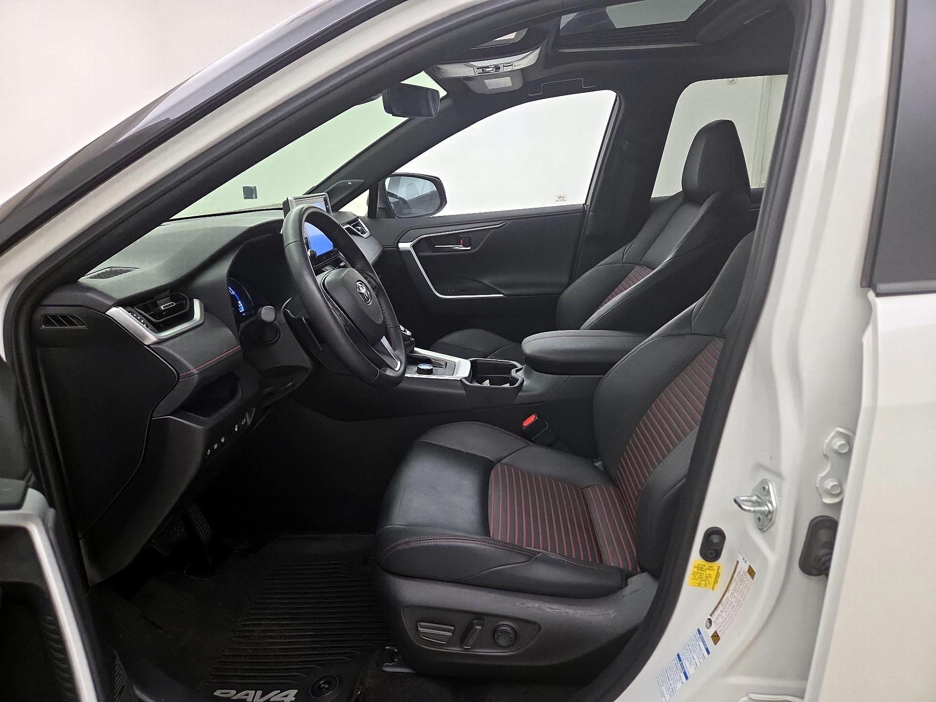 Thumbnail: 2021 Toyota RAV4 - 11