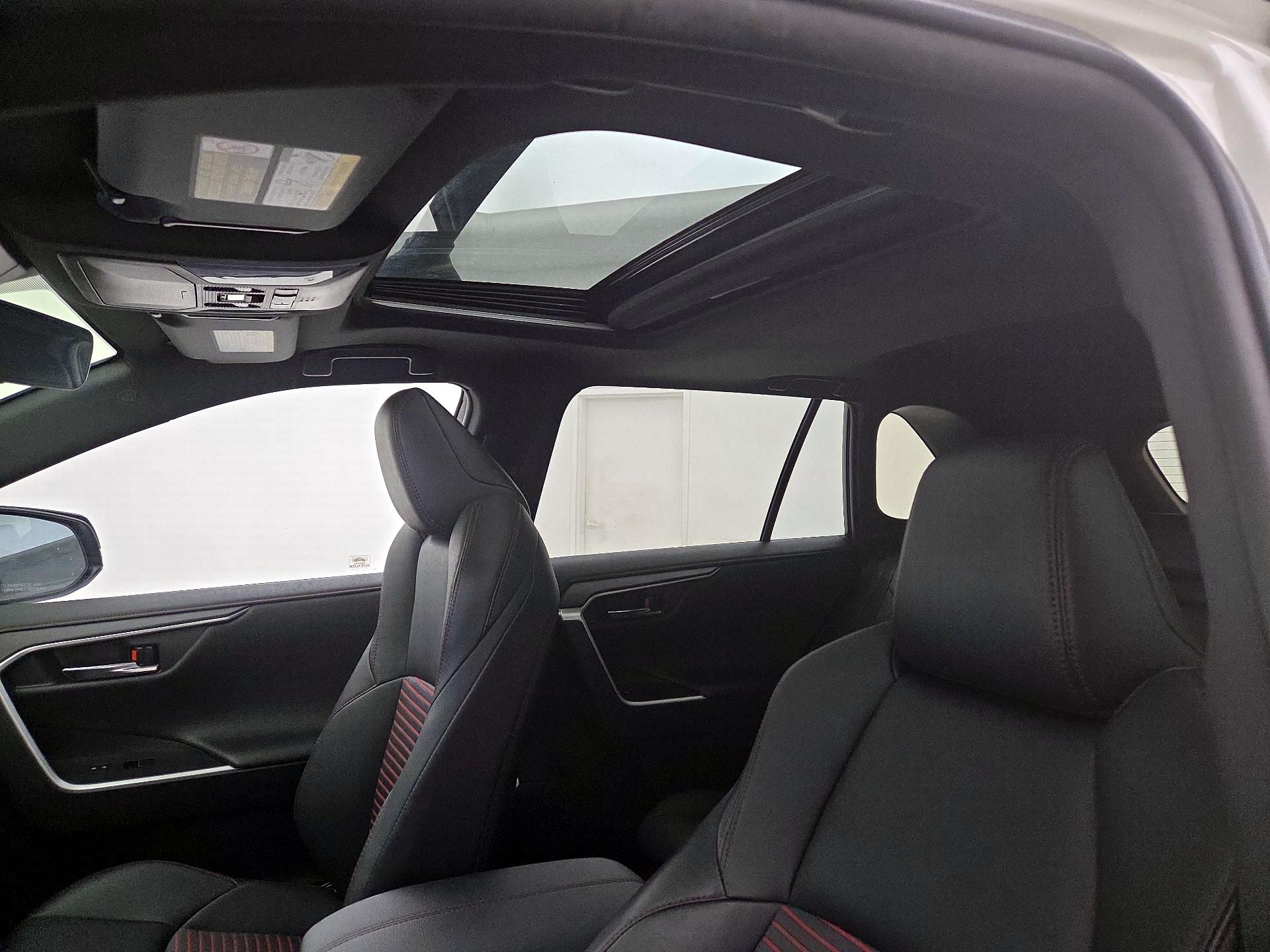 Thumbnail: 2021 Toyota RAV4 - 20